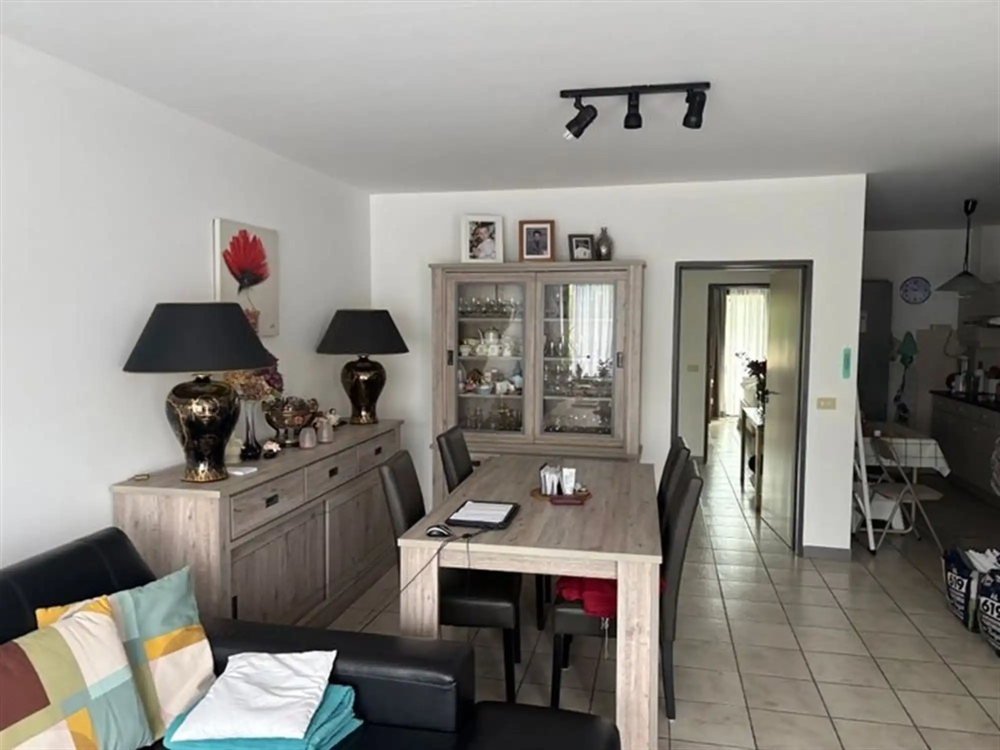 mooi licht 2-slaapkamer appartement op eerste verdieping foto 19