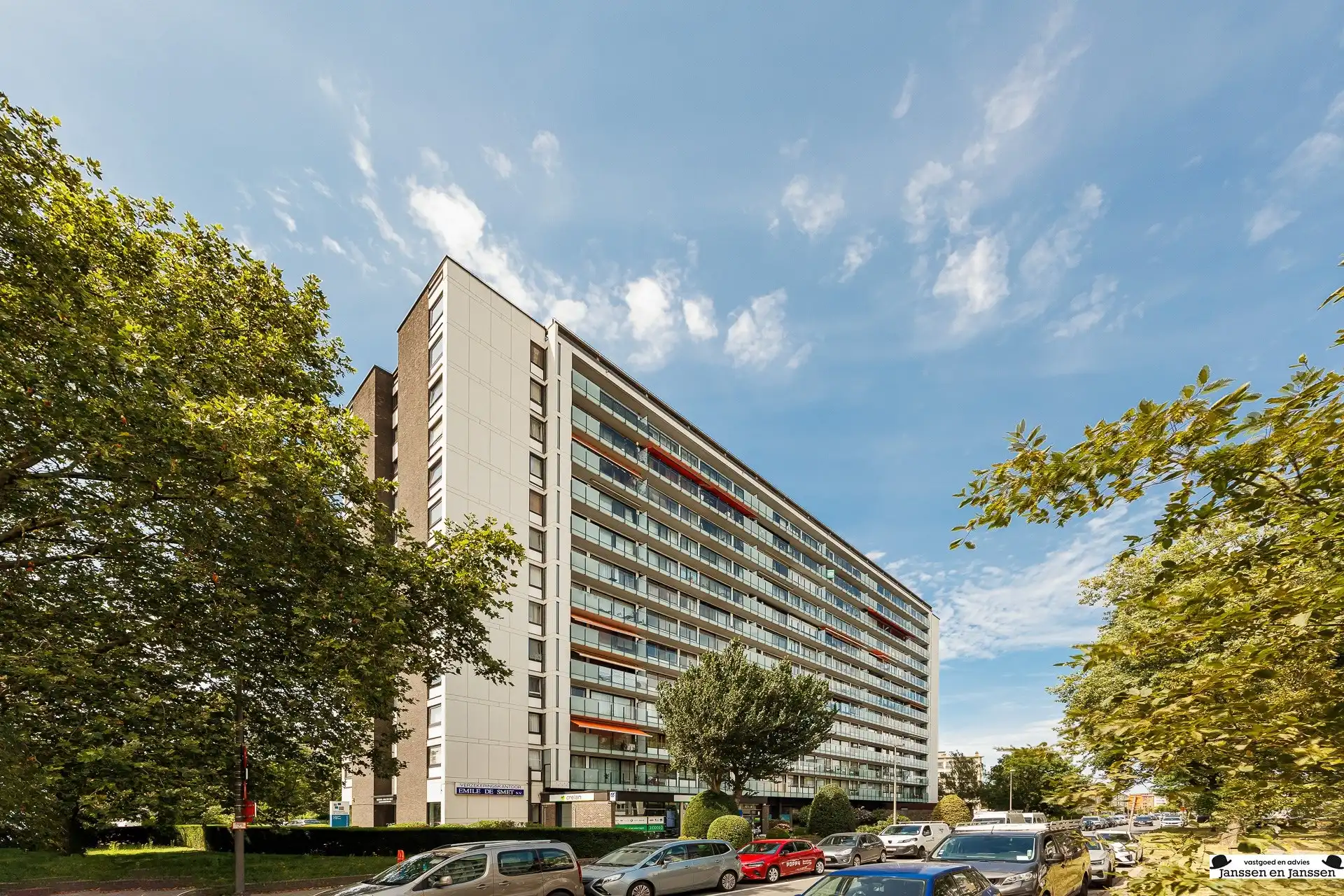 Bemeubeld 2-slaapkamerappartement met prachtig uitzicht! foto 16