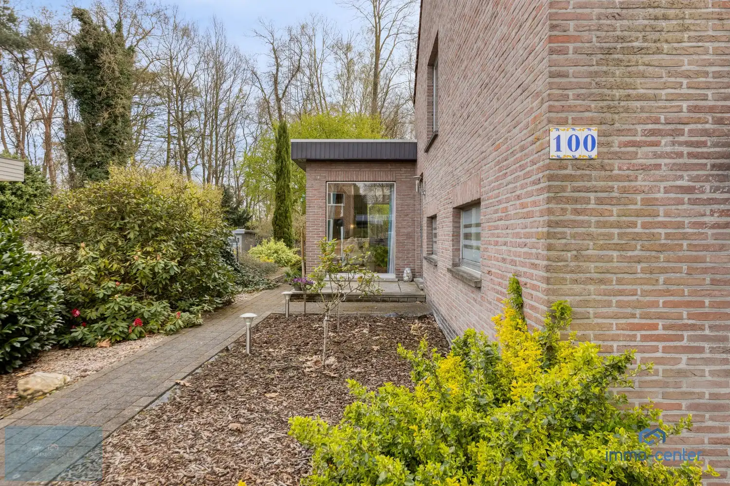 Ruime gezinswoning met tuin aan natuurgebied De Caetsweyers. foto 3