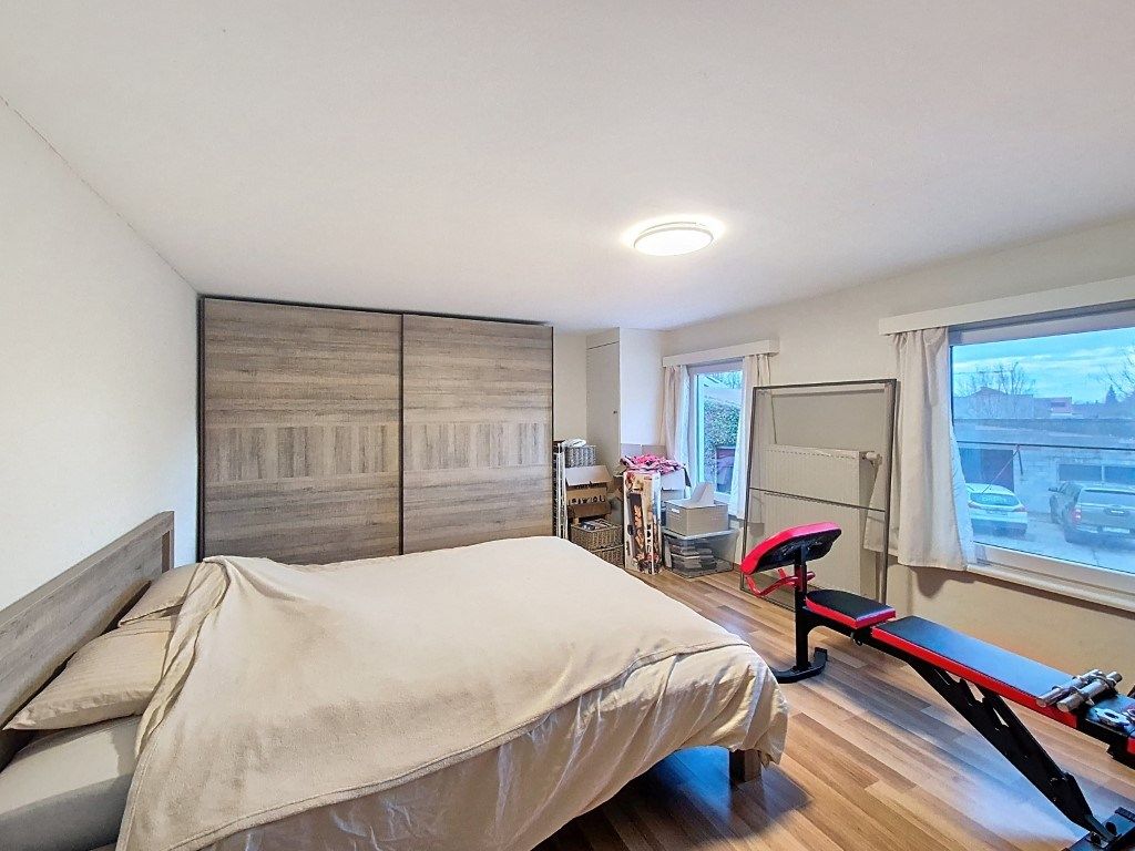 Gemeubelde gezinswoning met 2 slpks foto 7