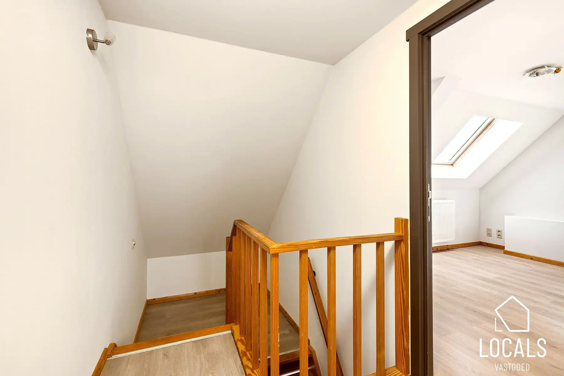 Instapklare gezinswoning met 4 slaapkamers en tuin foto 17