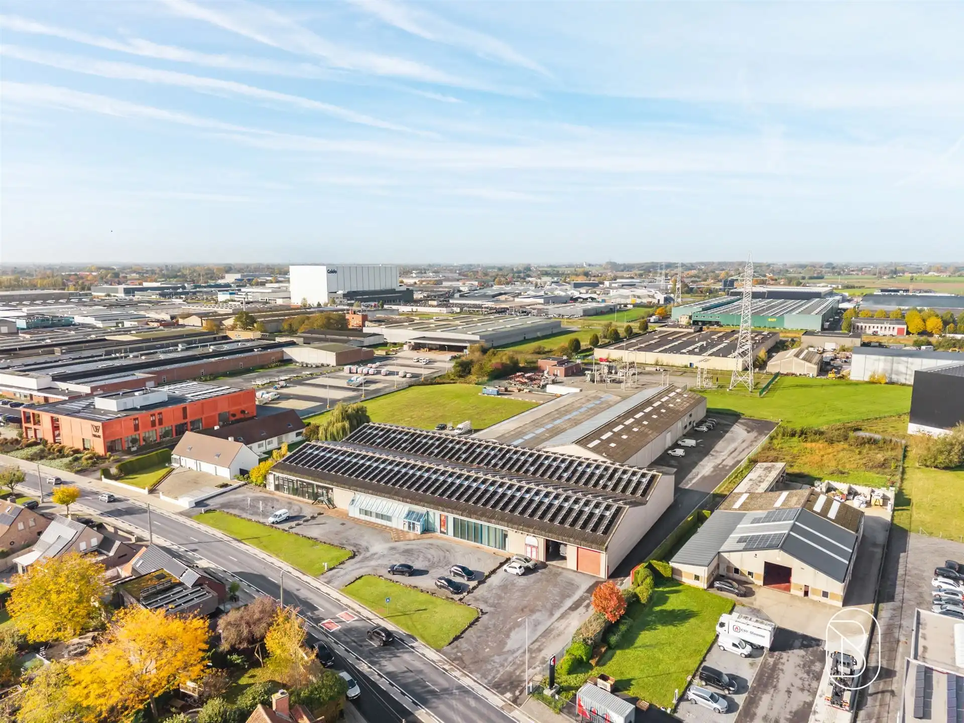 Multifunctioneel bedrijfsgebouw te koop in Kuurne foto {{pictureIndex}}