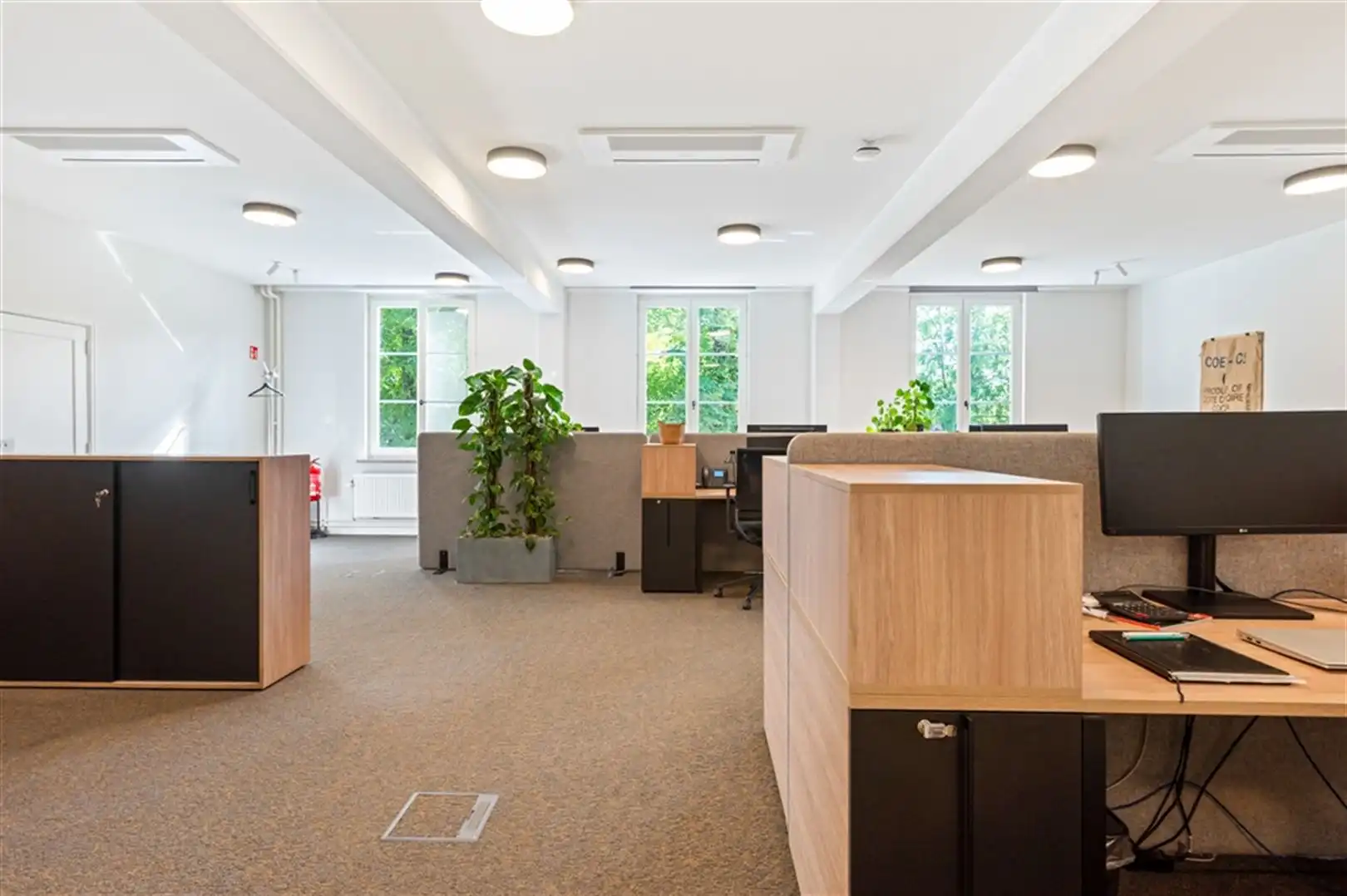 Kantoor in uniek kader te huur foto 12