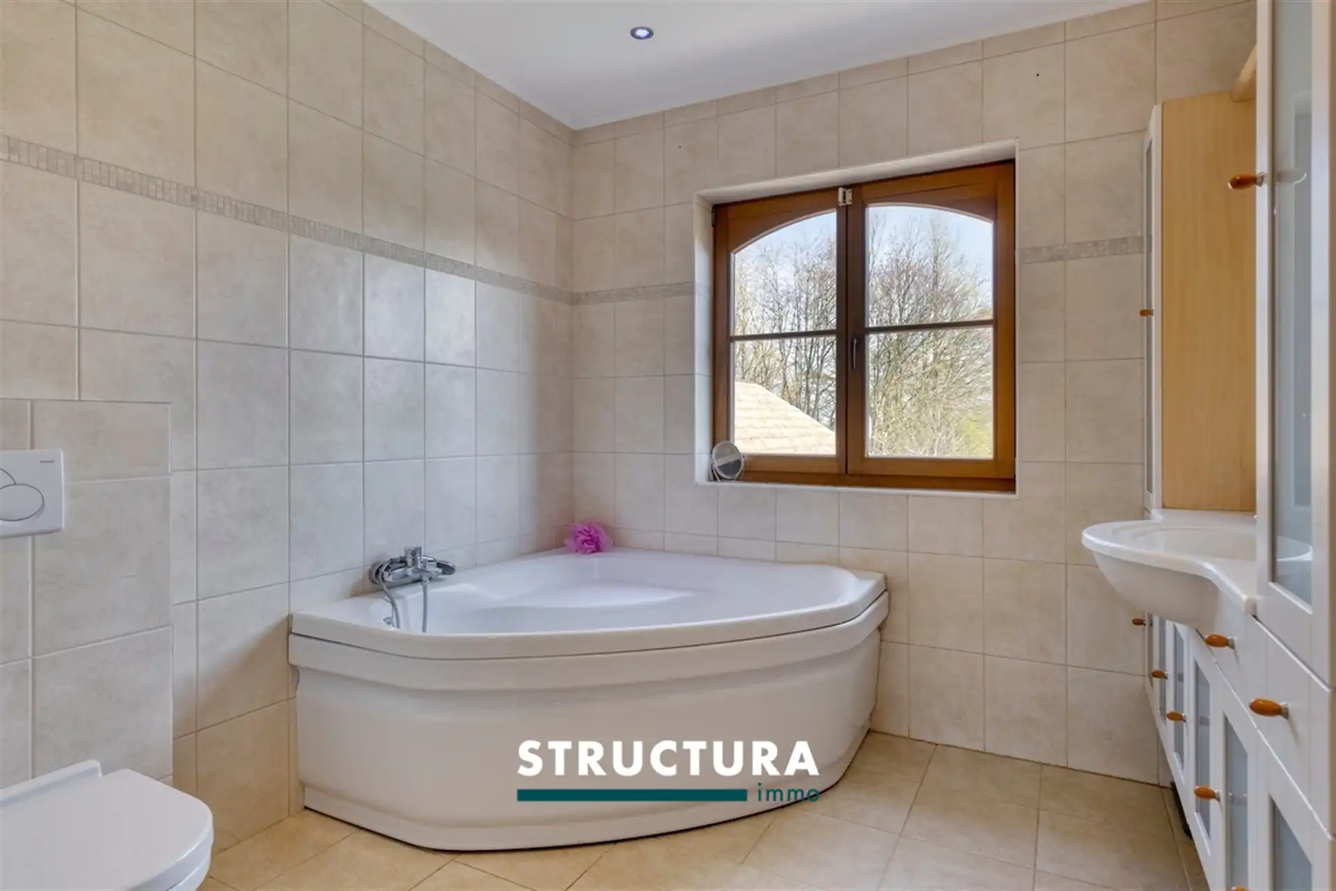 Instapklare villa met 4 slaapkamers, grote tuin en absolute privacy foto 19