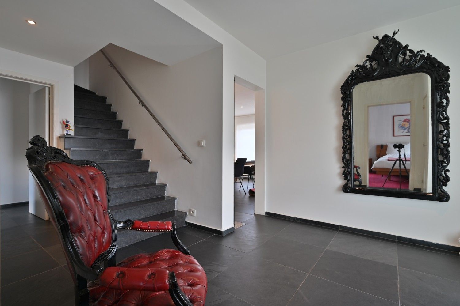 Ruime woning met zwembad en royaal poolhouse, op rustige locatie in Rekem, direct grenzend aan velden foto 35