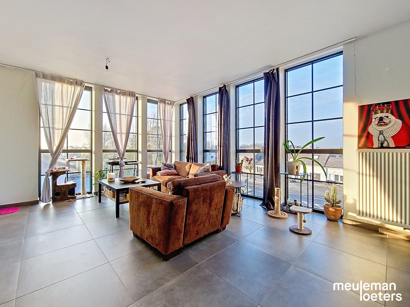 Lichtrijk appartement met ruime woonvolumes foto 2