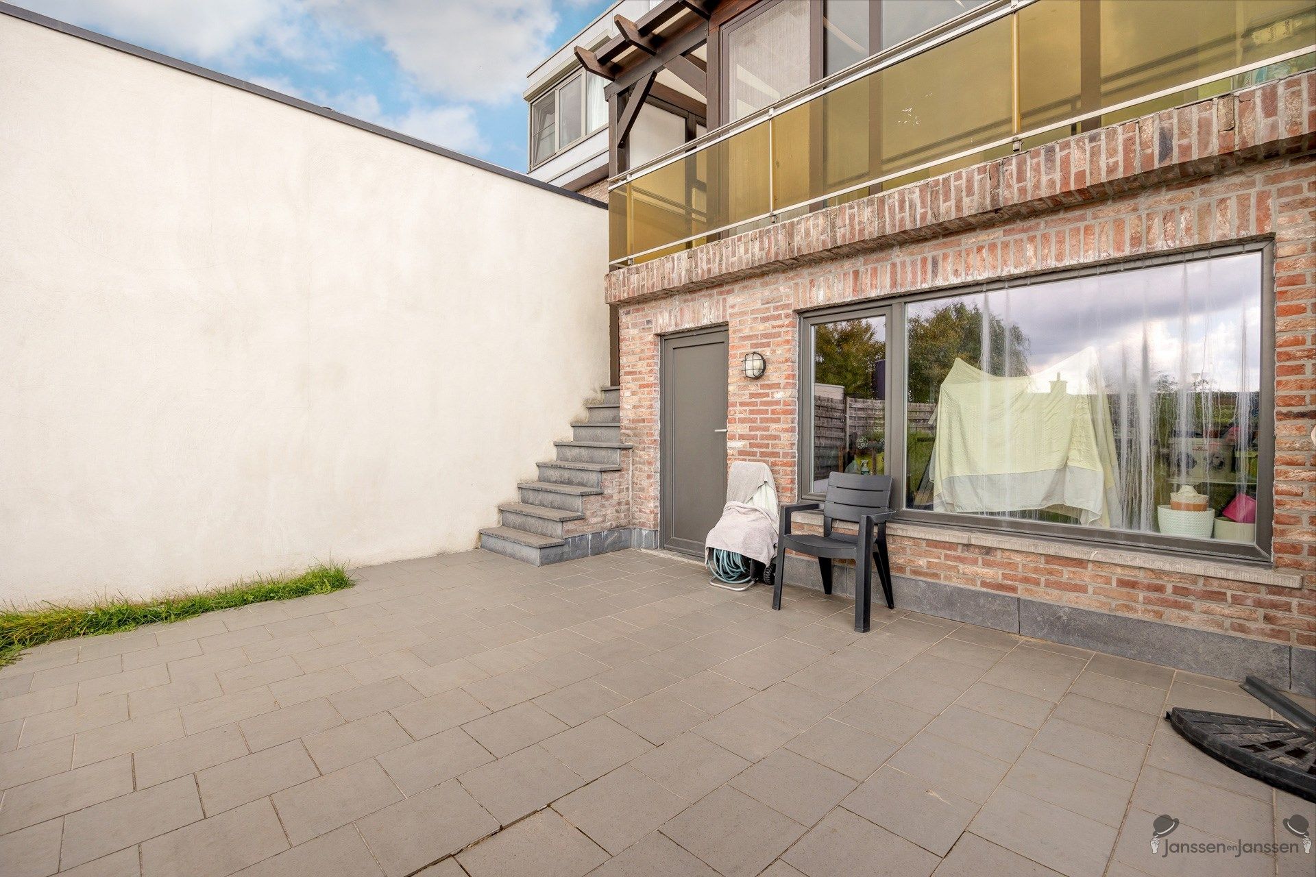 Bel-etage met 3 slaapkamers en ruime tuin foto 17