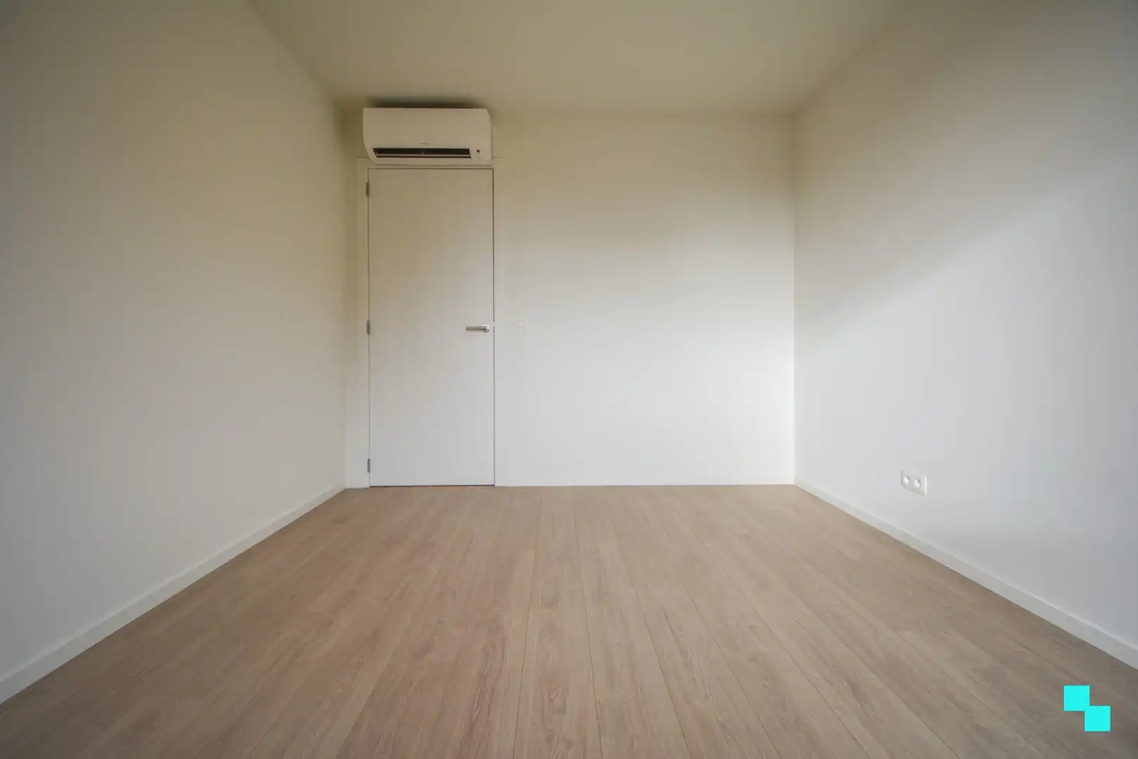 Volledig afgewerkte nieuwbouwwoning met carport te Sleihage foto 14