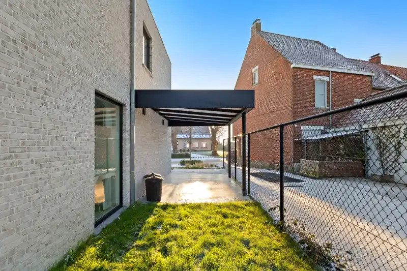 Recente nieuwbouwwoning nabij centrum Staden foto 12