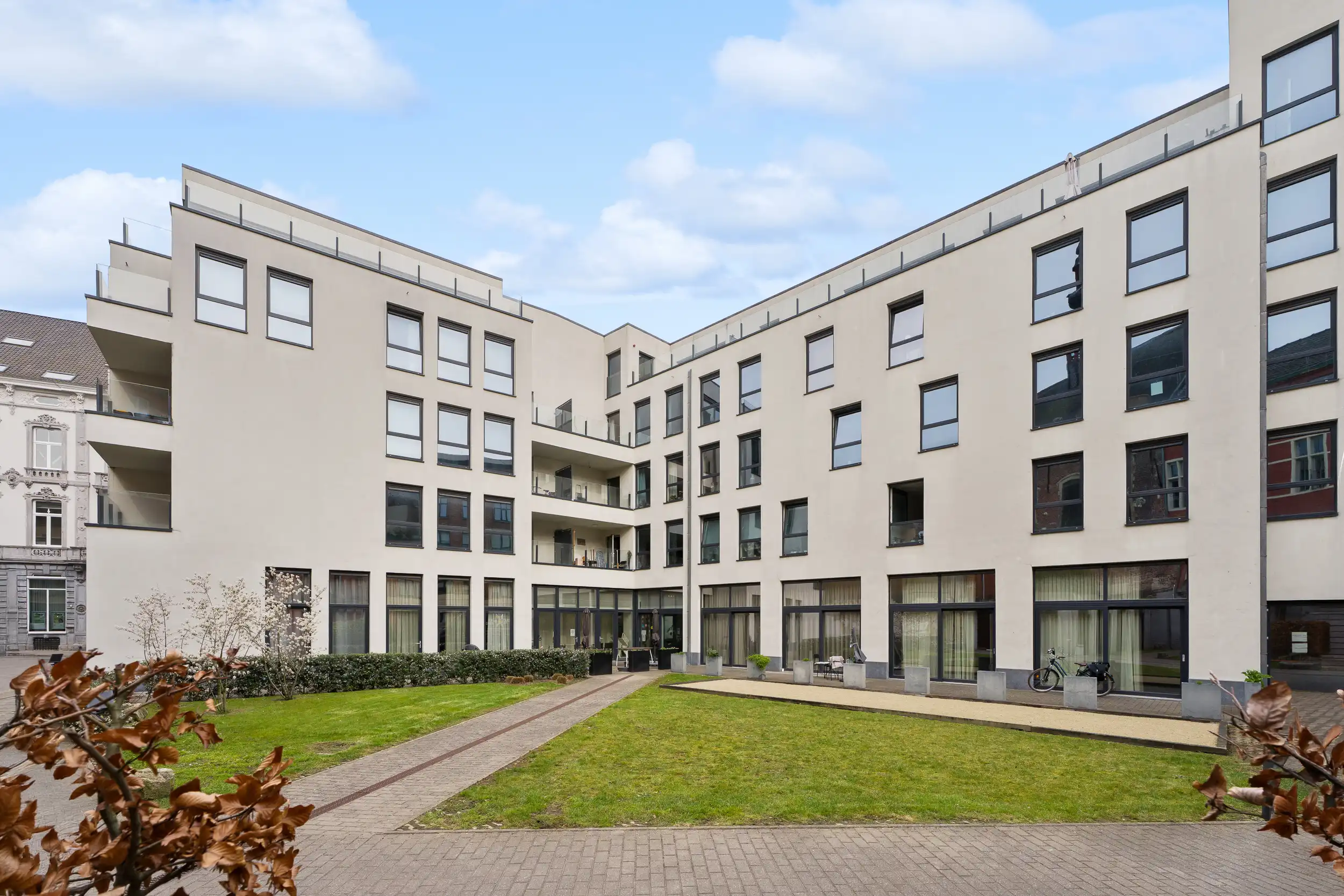 Uniek Assistentie-appartement op Toplocatie in Hartje Gent foto {{pictureIndex}}