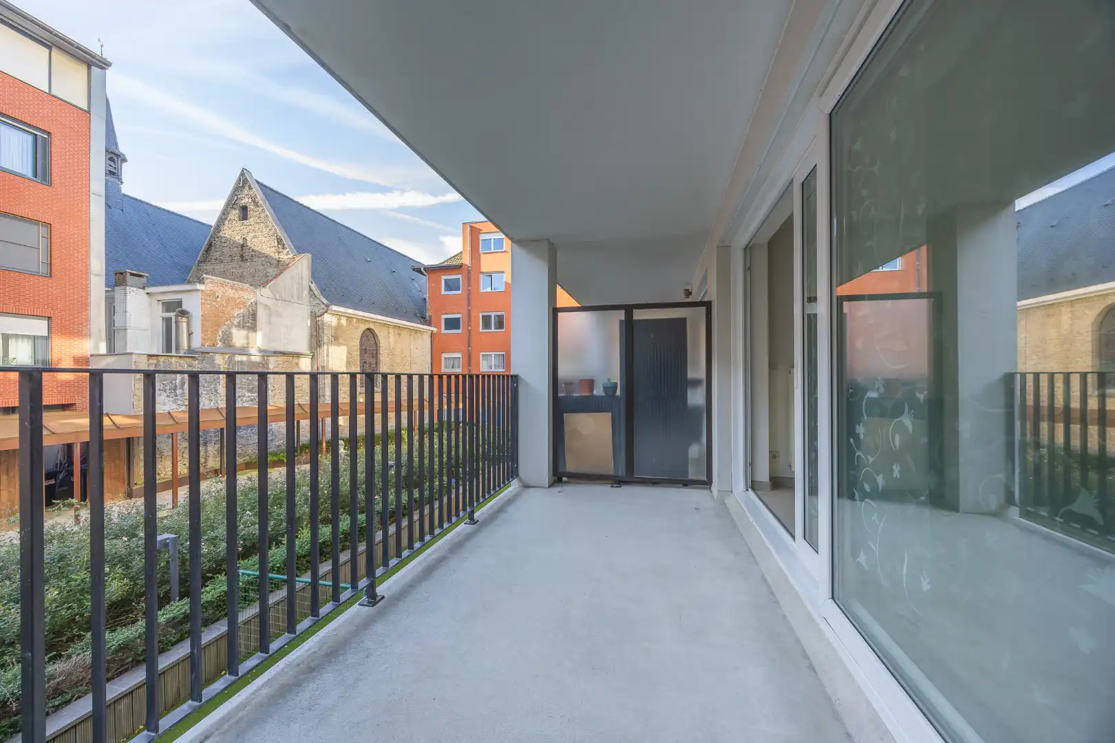 Instapklaar appartement met ruim zonneterras in het centrum van Oostende! foto {{pictureIndex}}