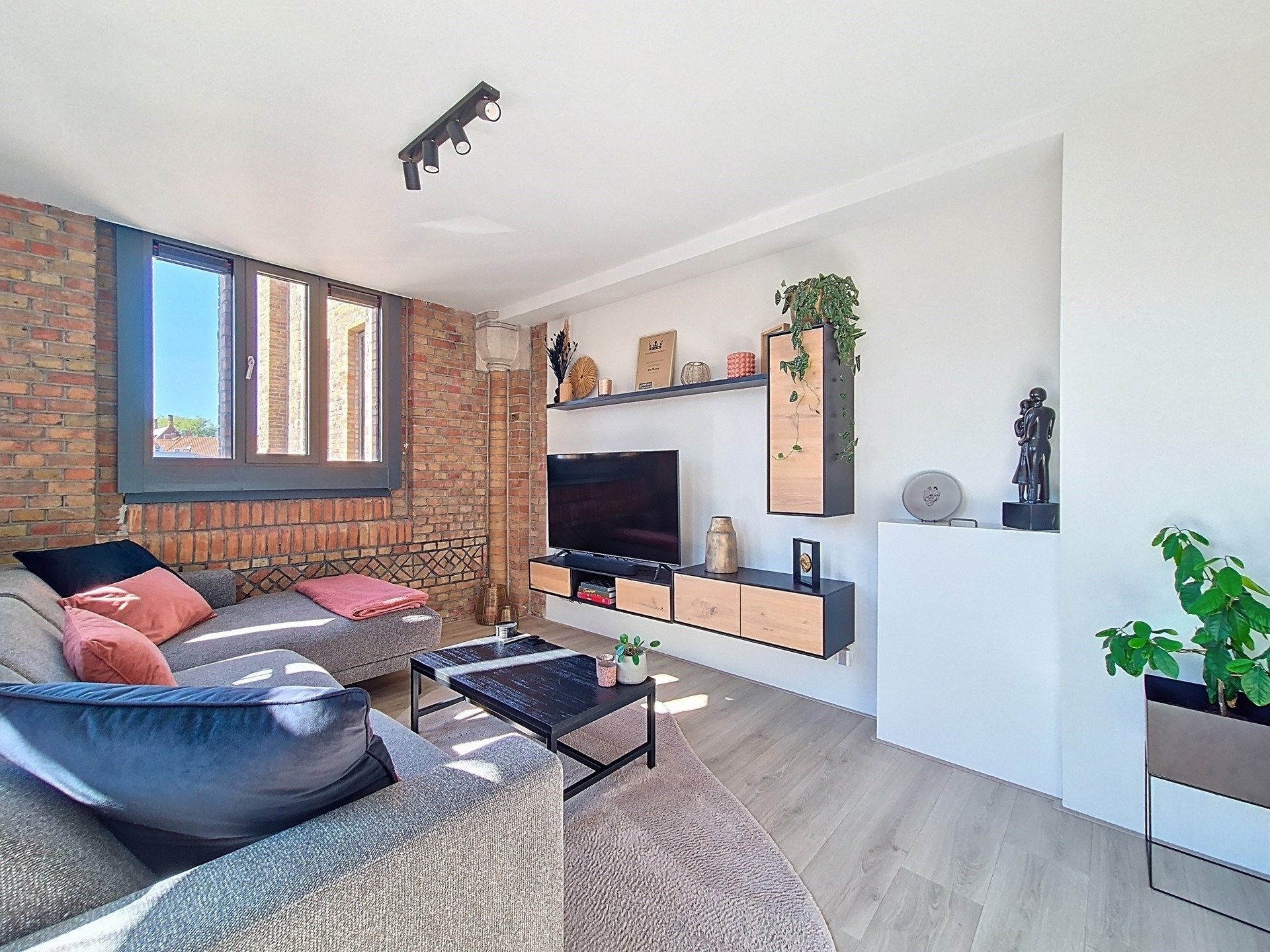 Uniek appartement met terras foto 9