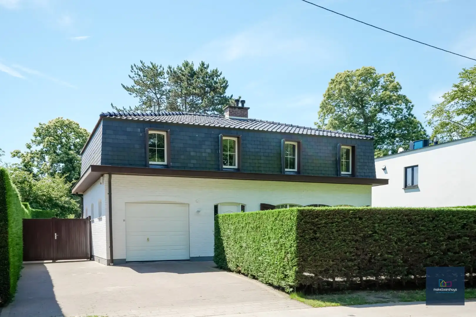 Hoofdfoto van de publicatie: Charmante villa in Franse stijl nabij het centrum van Wondelgem
