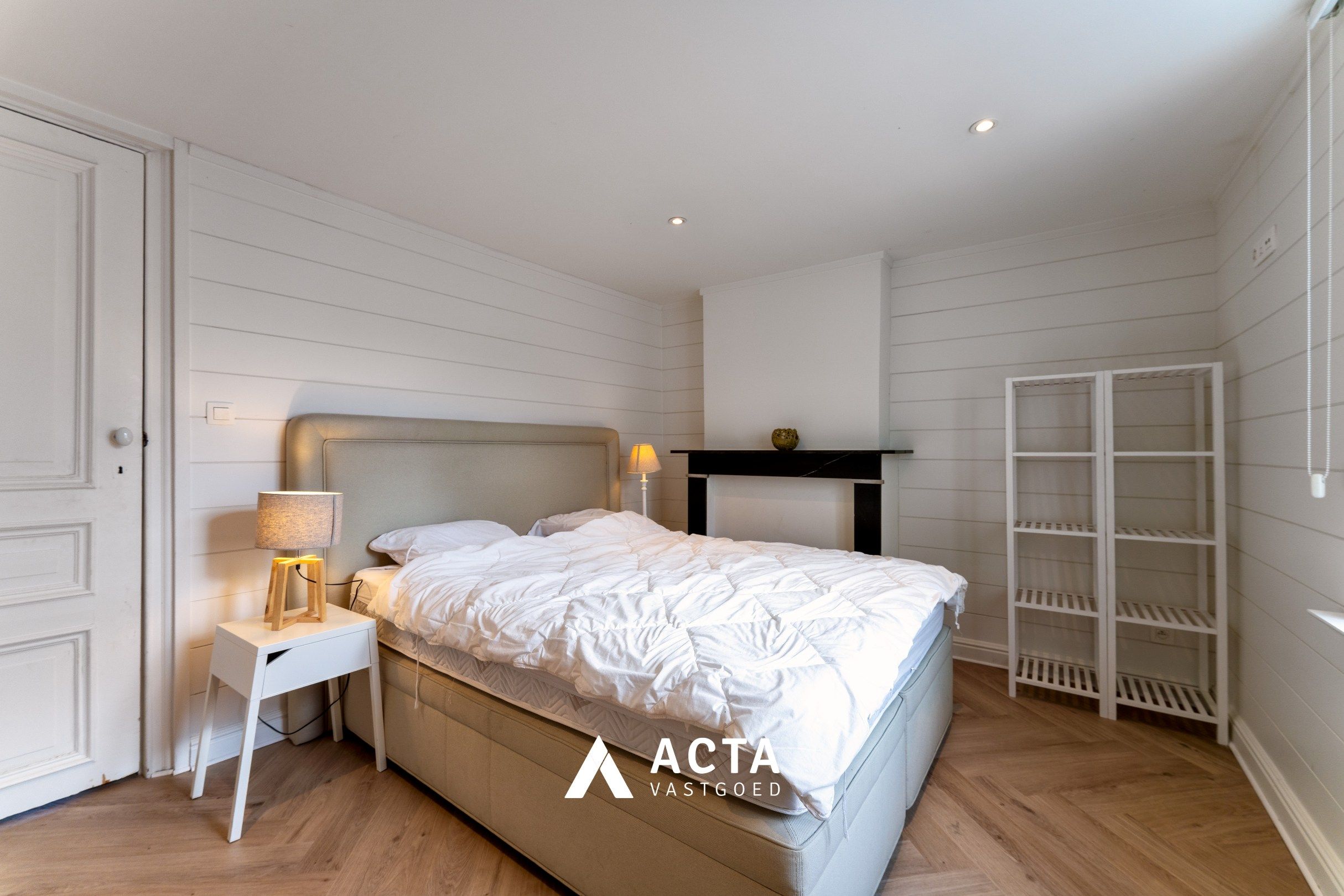 Gerenoveerde herenwoning met vijf slaapkamers in het centrum van Oostende foto 20