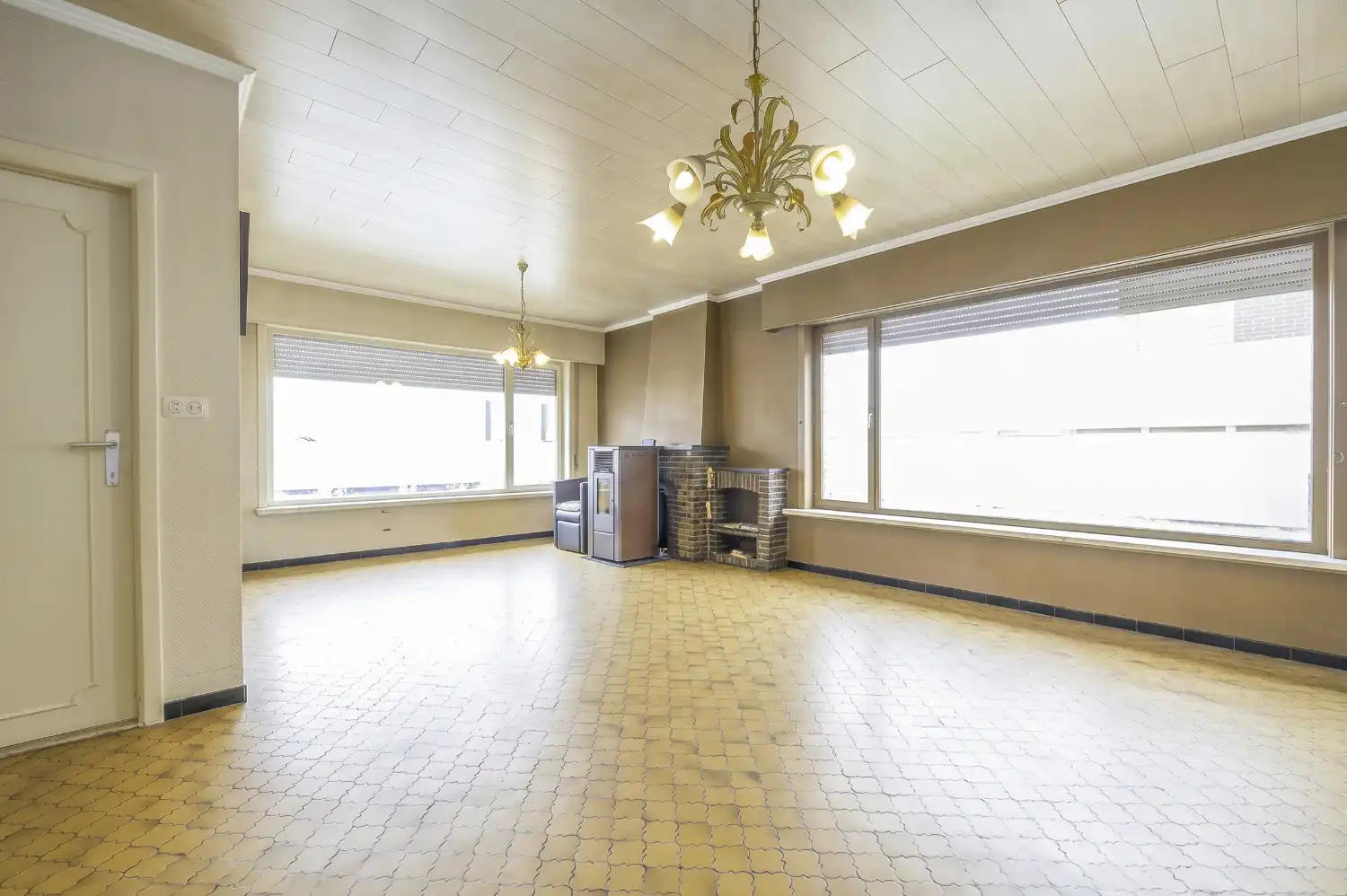 Te renoveren halfopen woning met veel potentieel foto 13