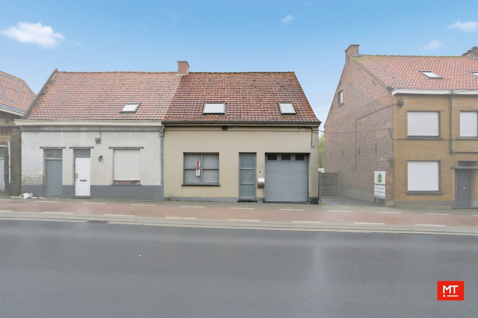 Hoofdfoto van de publicatie: Instapklare woning met 3 à 4 slaapkamers, ZW-gerichte tuin en garage te koop in Moorslede