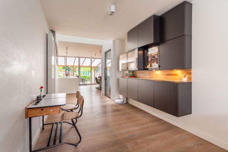 Prachtige instapklare woning met zee van ruimte, ruime tuin!!! foto 15