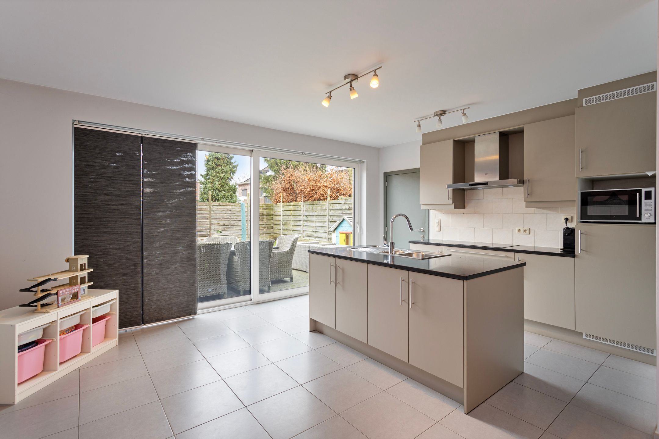 B&B Moment : MODERNE en instapklare HOB (3-4 slpk) met garage en gezellige tuin foto 8