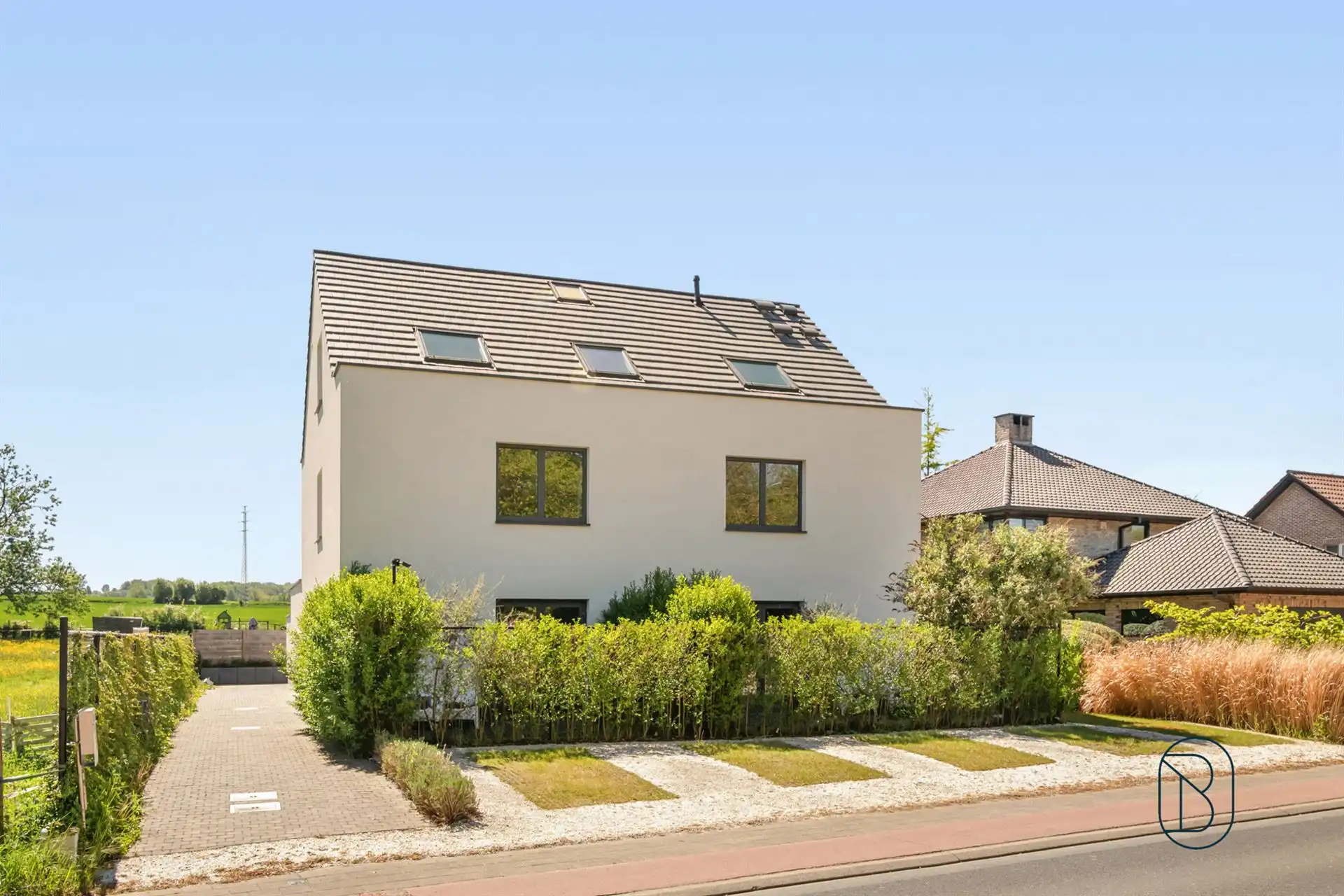 Exclusieve villa met 7 slpk, zwembad en tuin met open zicht foto 5