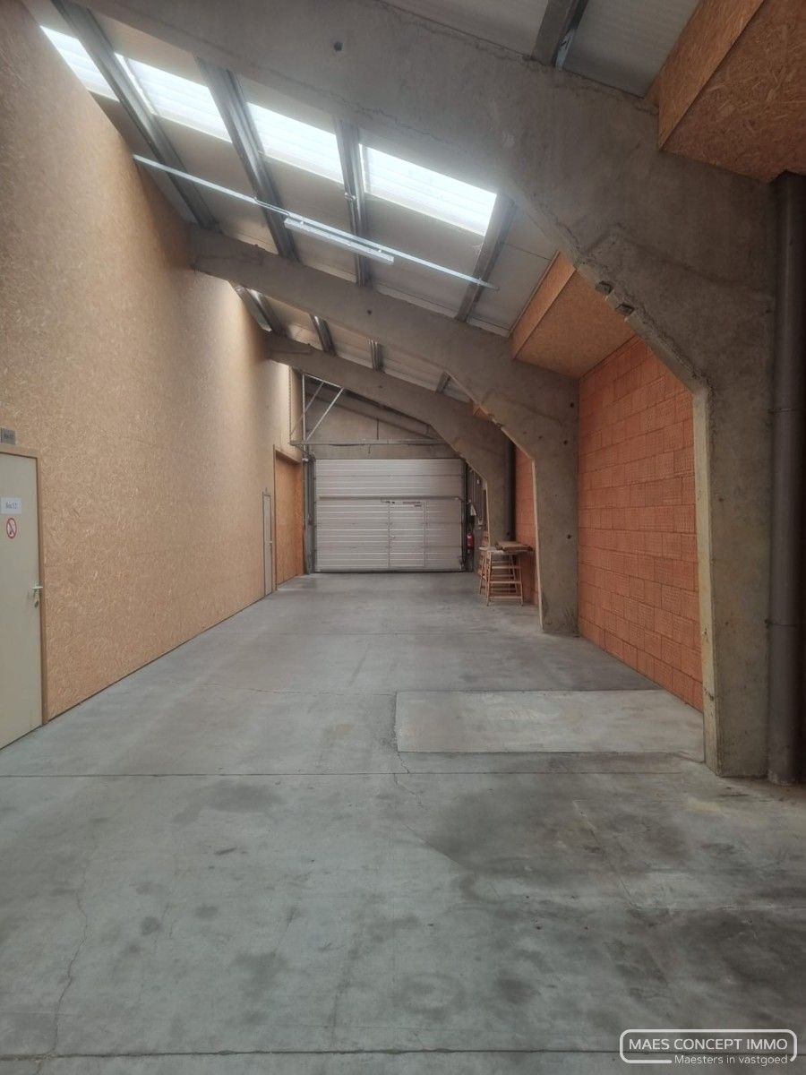 Opslagruimte van 85 m² te huur in Zwevegem foto 3