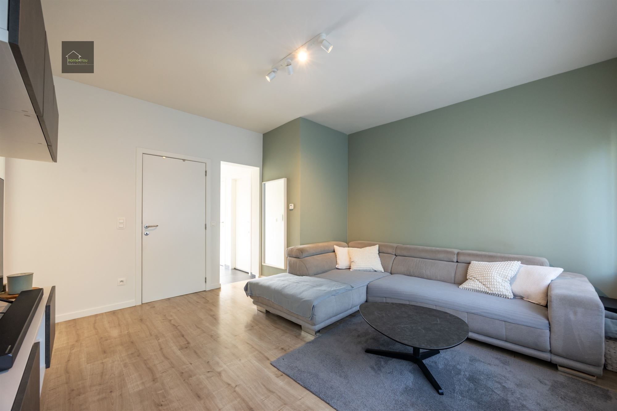 Gelijkvloers appartement met zeer grote tuin foto 4