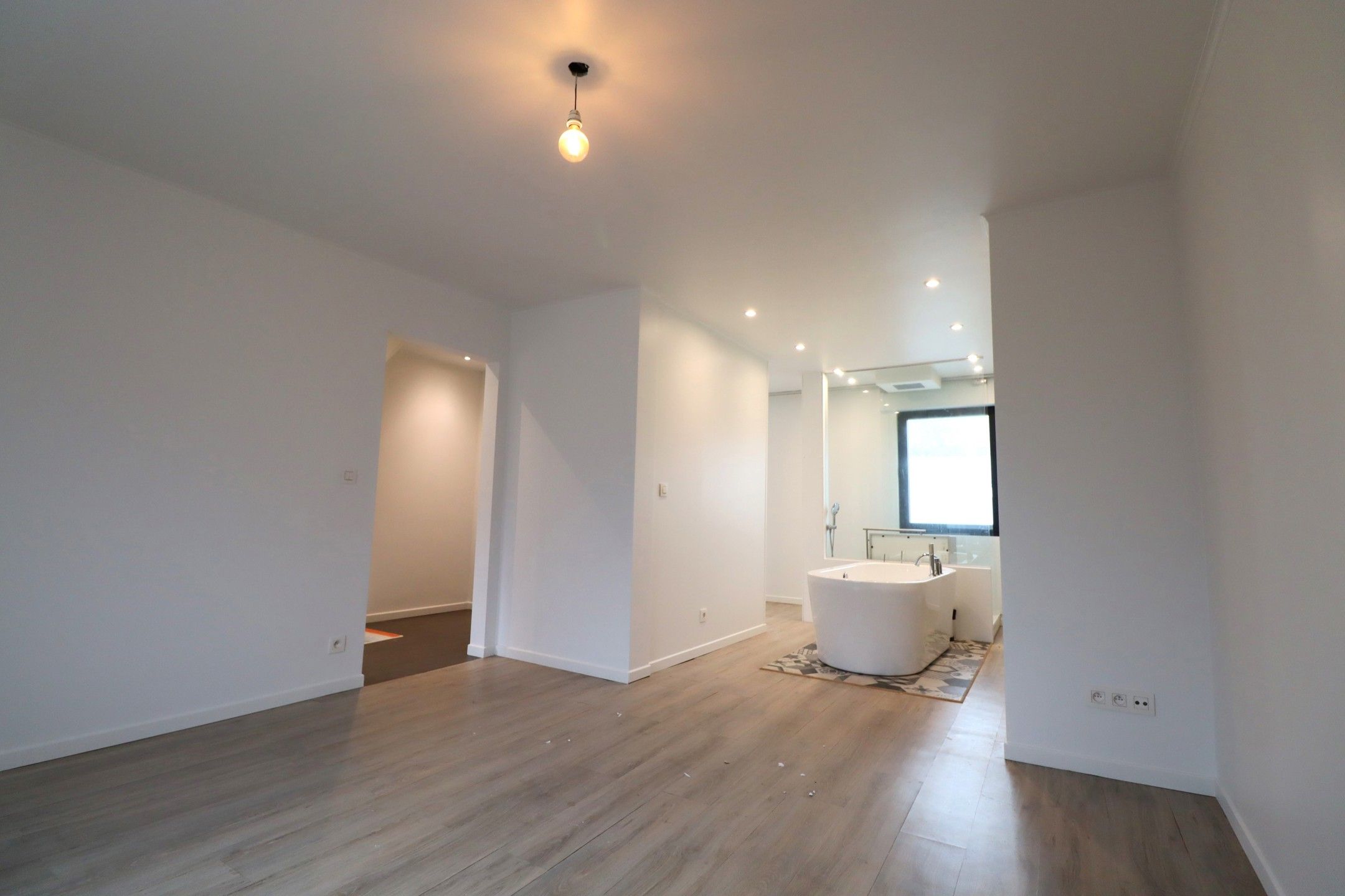 Gerenoveerde woning met tuin, garage en zwemvijver in Hingene foto 5