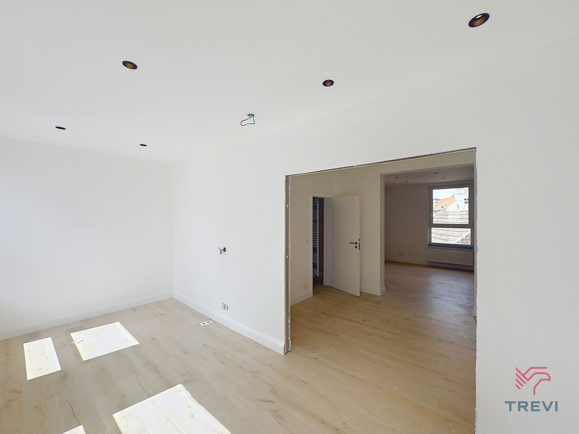 Gerenoveerd 1 slaapkamer appartement voor 1e bewoning! foto 4