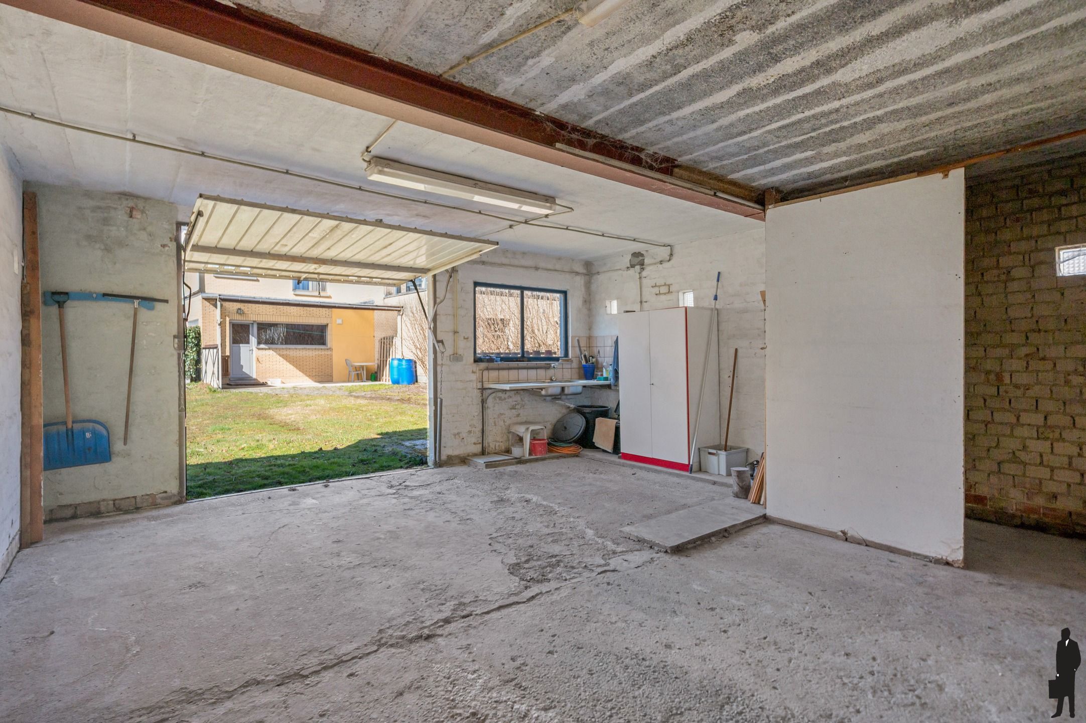 Te renoveren HOB met garage/magazijn met mogelijkheden foto 12