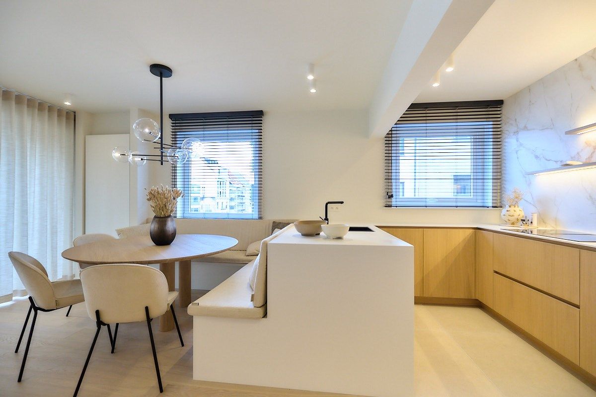 Luxueus gerenoveerd hoekappartement met 3 ruime slpks.  foto 6