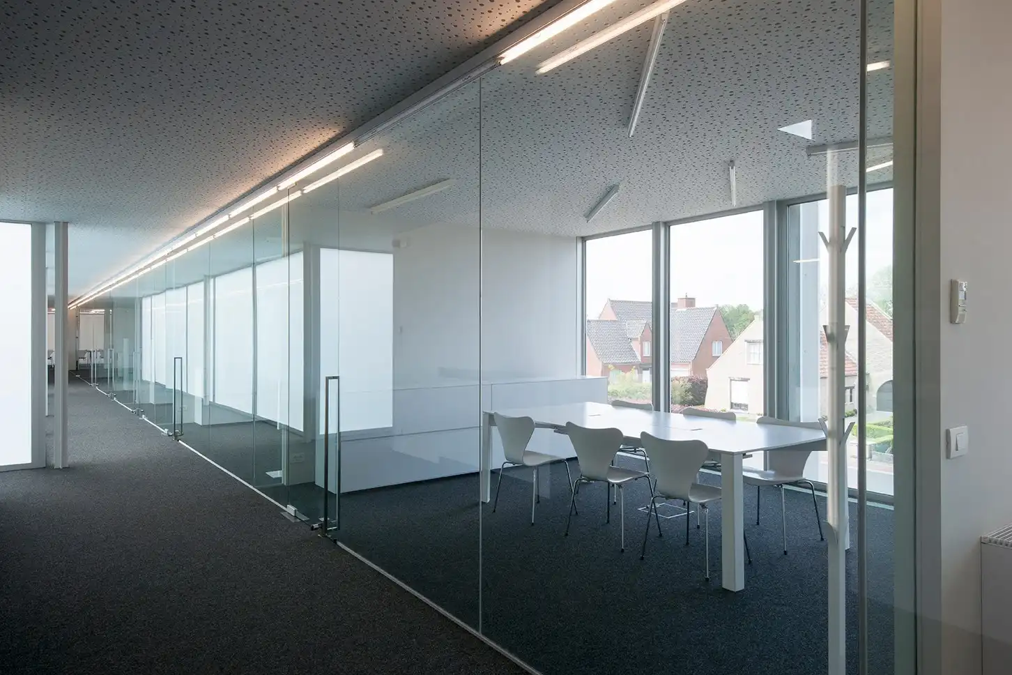 Perfect uitgerust kantoor (22 m²) met parking en alle faciliteiten inclusief, Torhout. foto 29