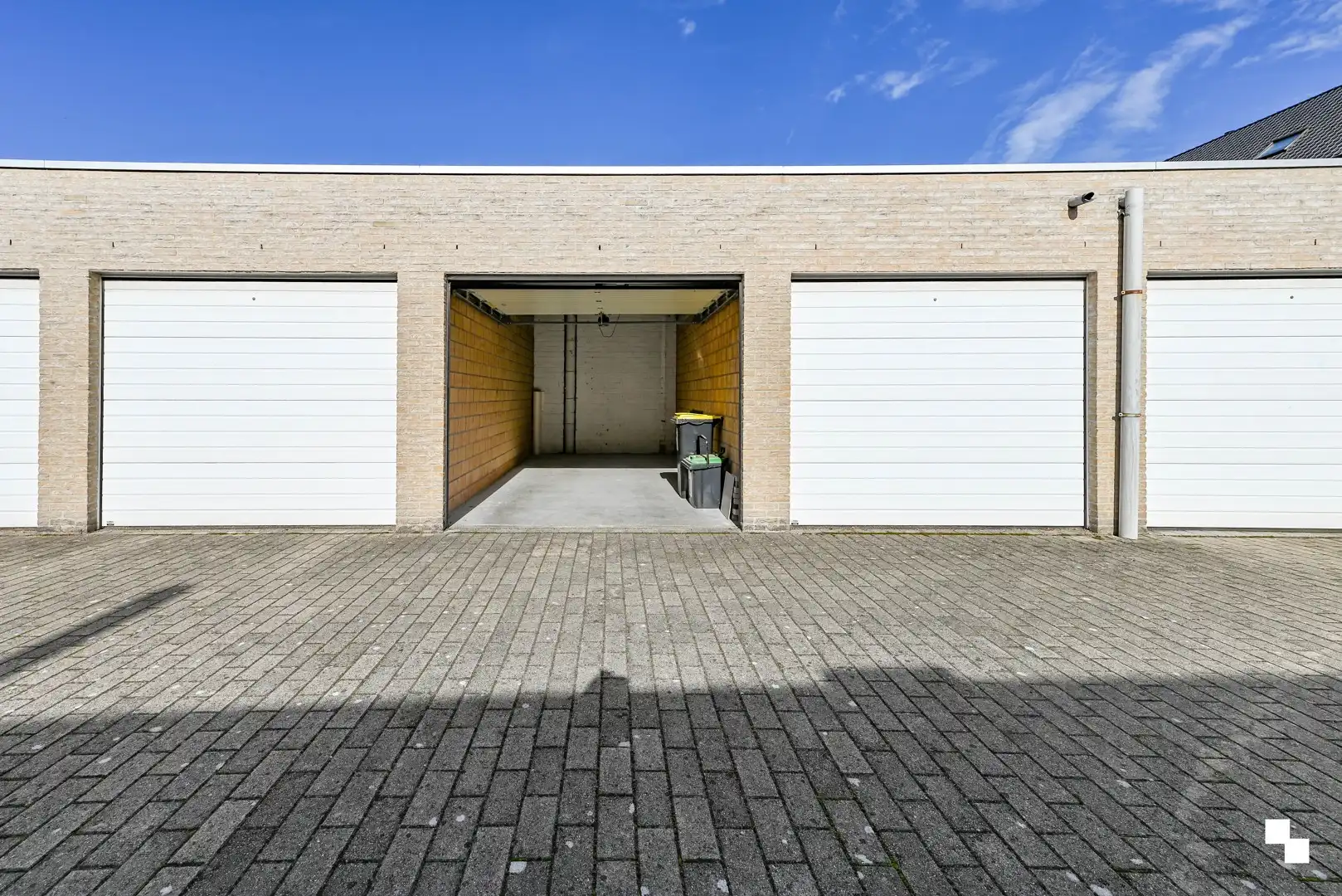 Ruim appartement met drie slaapkamers & garagebox foto 27