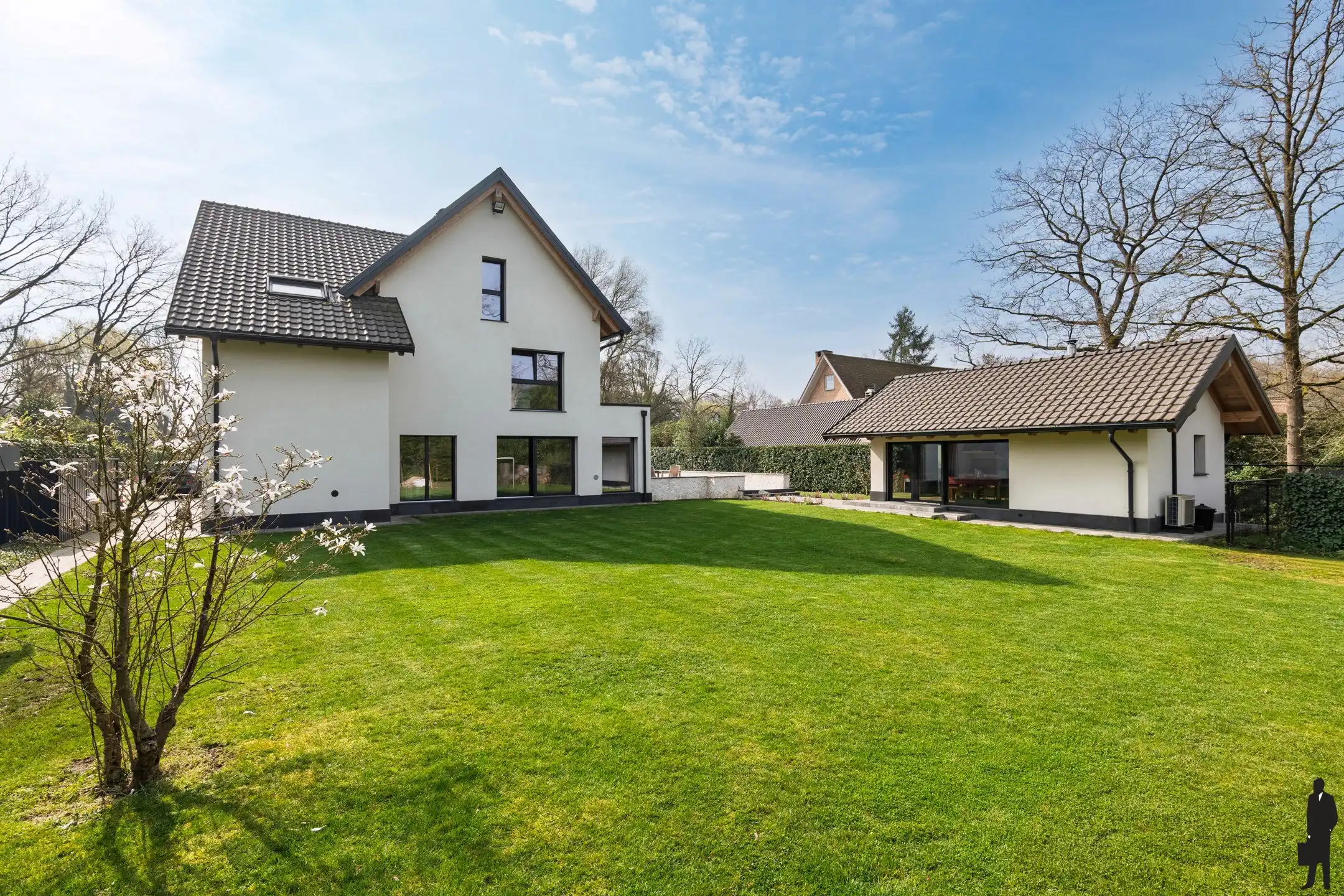 Recente, energiezuinige villa op toplocatie te Schilde foto {{pictureIndex}}