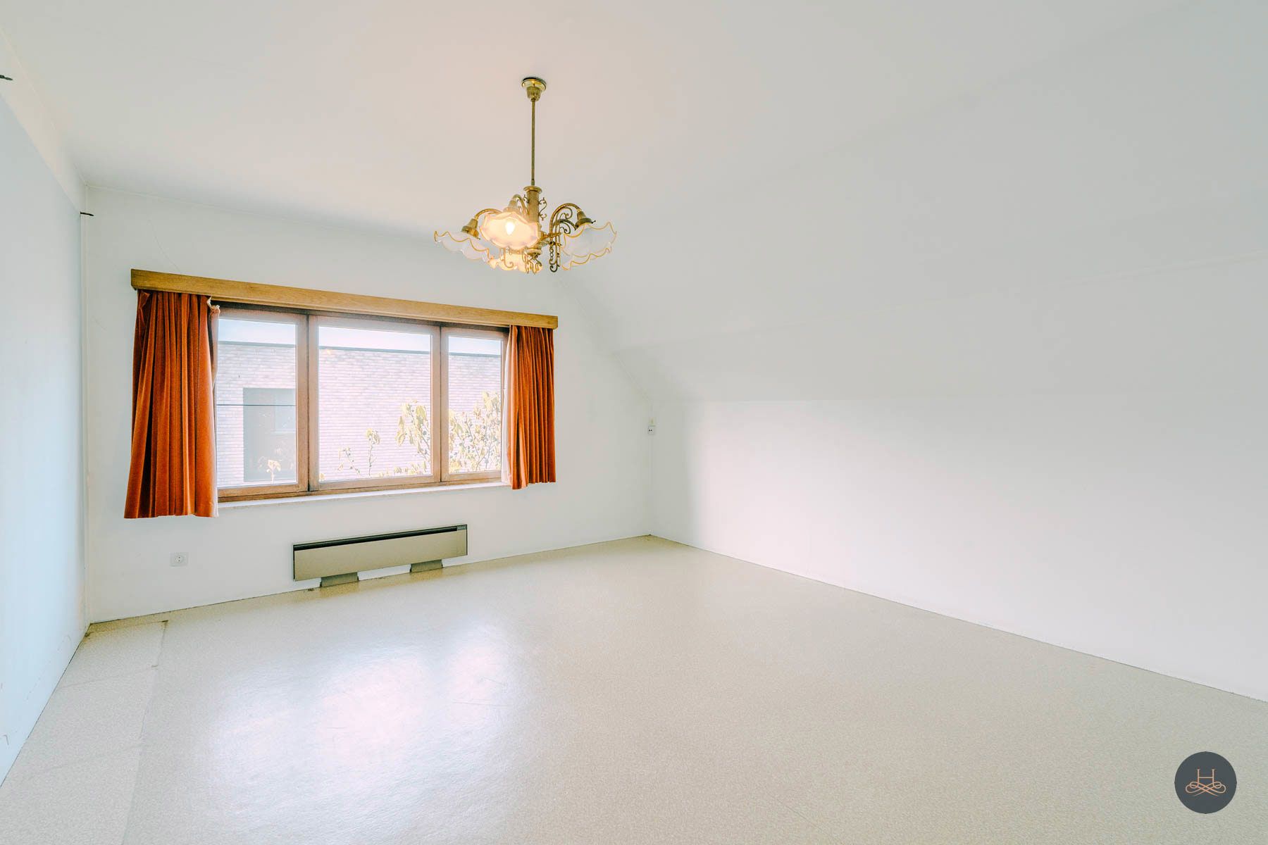 Zéér ruime gezinswoning met karakter en potentieel met tuin foto 22