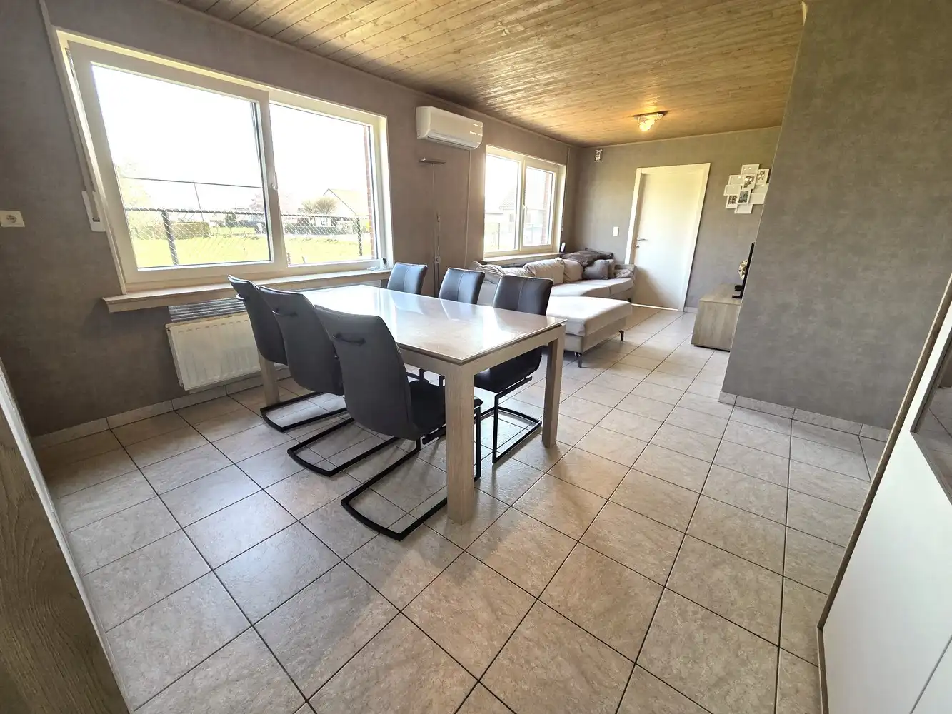 Zeer rustig gelegen laagbouwwoning, 3 slaapkamers, instapklaar op een perceel van 790m² foto 6