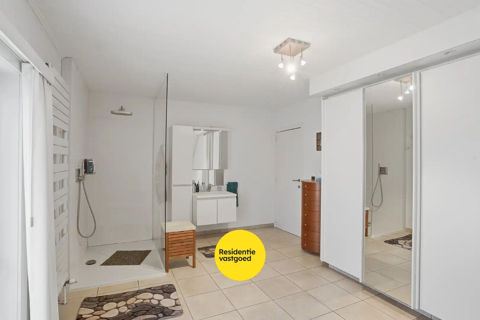 Alleenstaande woning met zonnige tuin op 980 m² foto 20