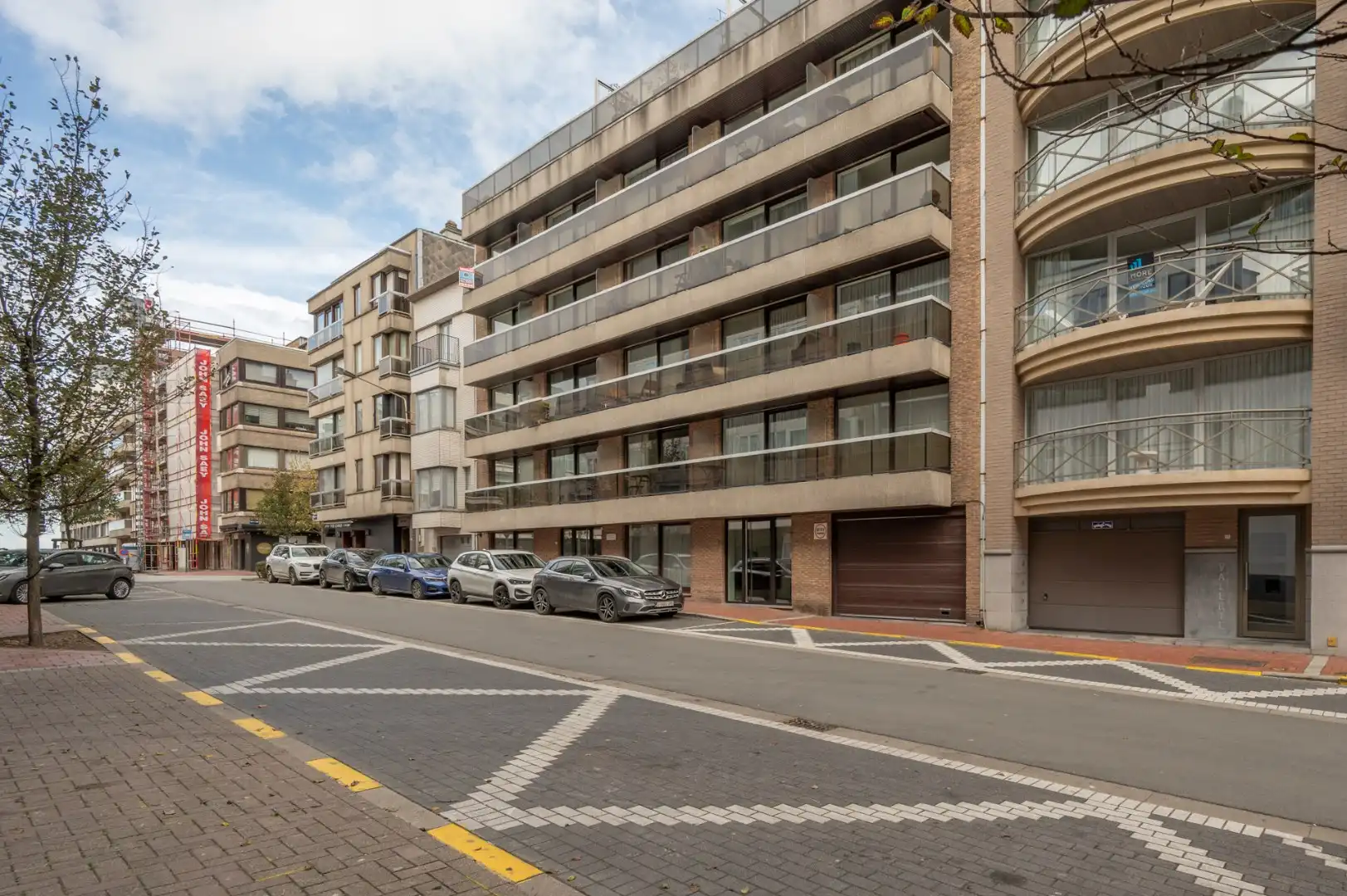 Aangename en knappe studio op een zéér centrale ligging tussen de Dumortierlaan en de Kustlaan foto 13