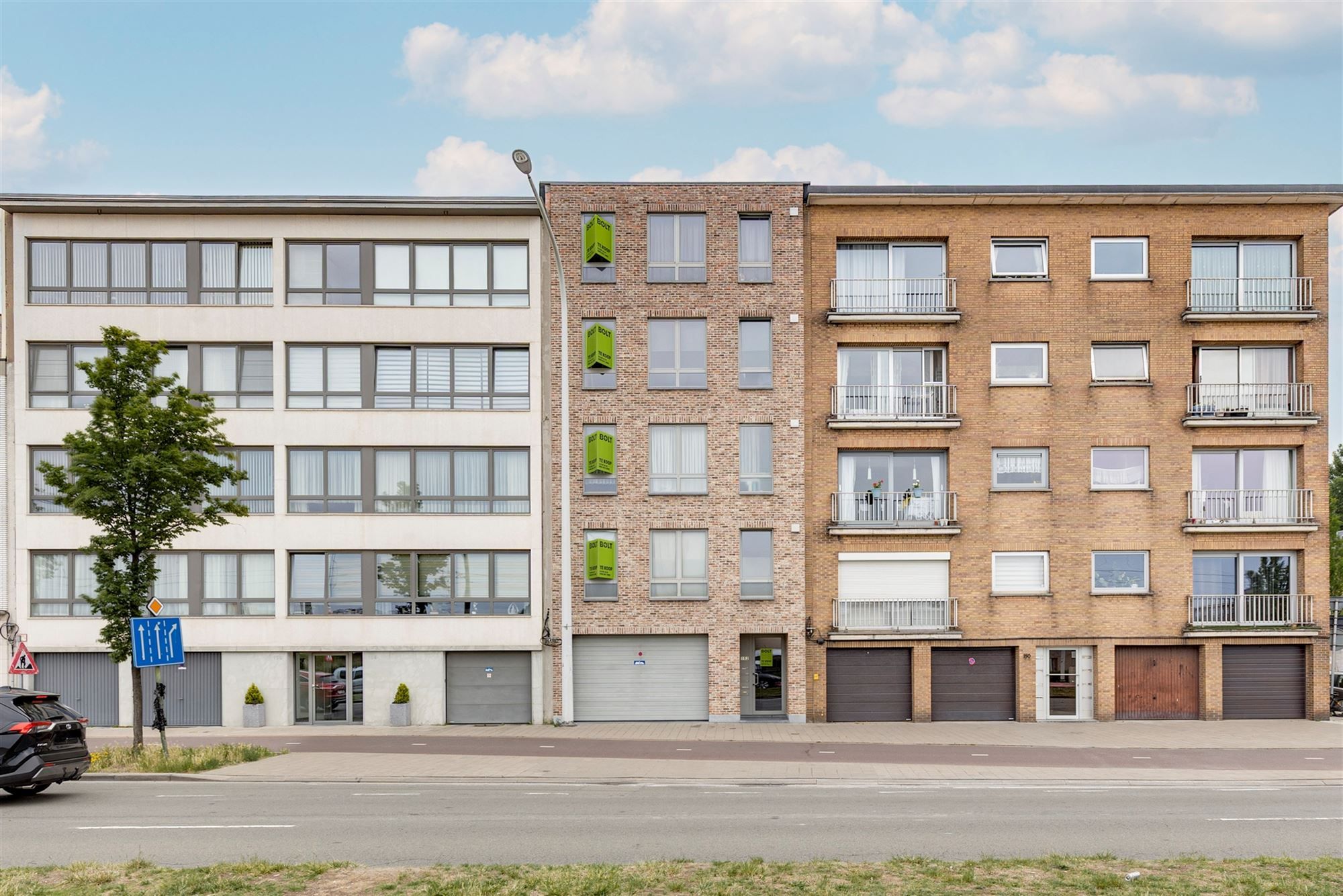 Recent appartementsgebouw met 5 appt + garage in Merksem foto {{pictureIndex}}