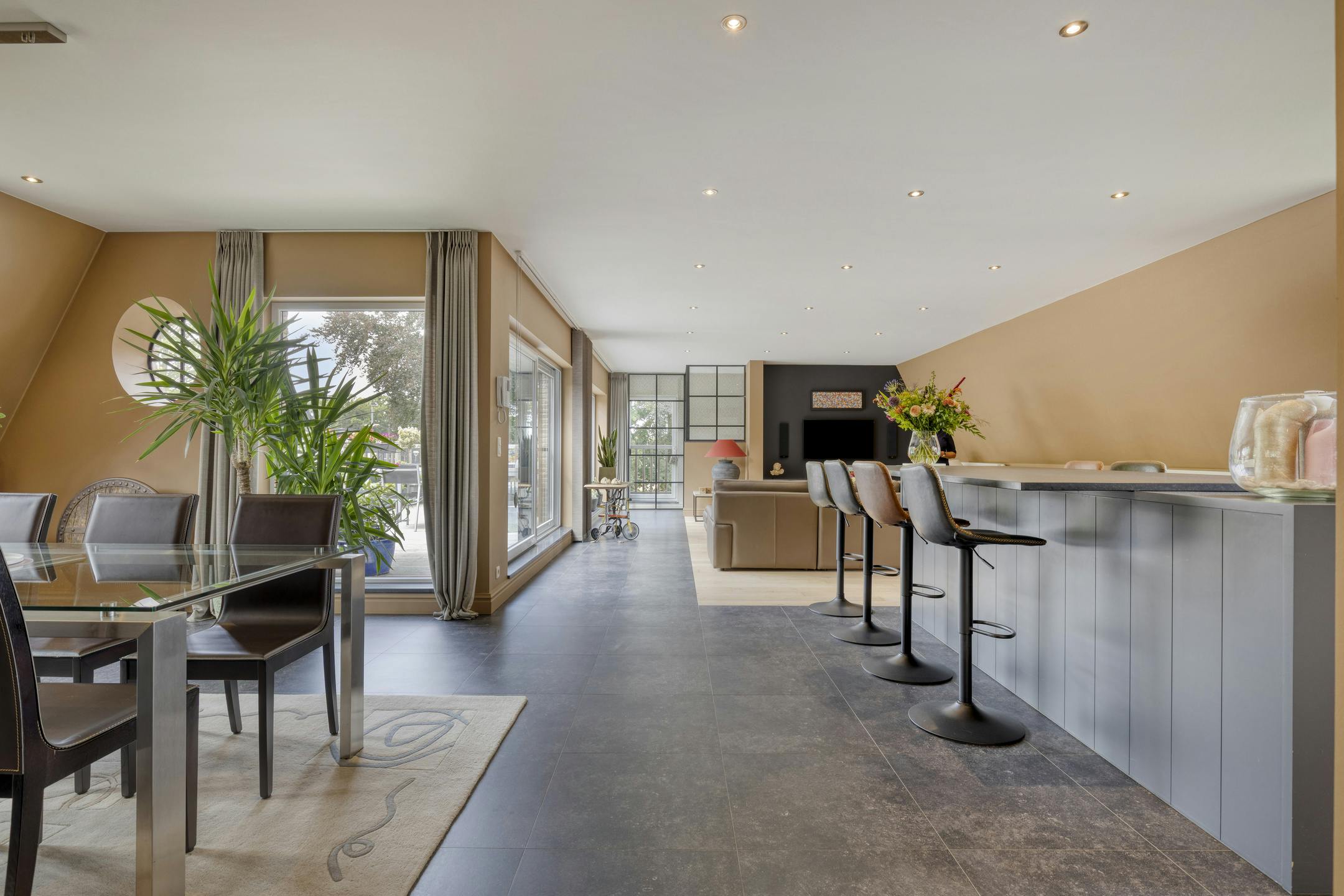 Uitzonderlijke loft (192 m²) te koop in hartje Varsenare foto 2
