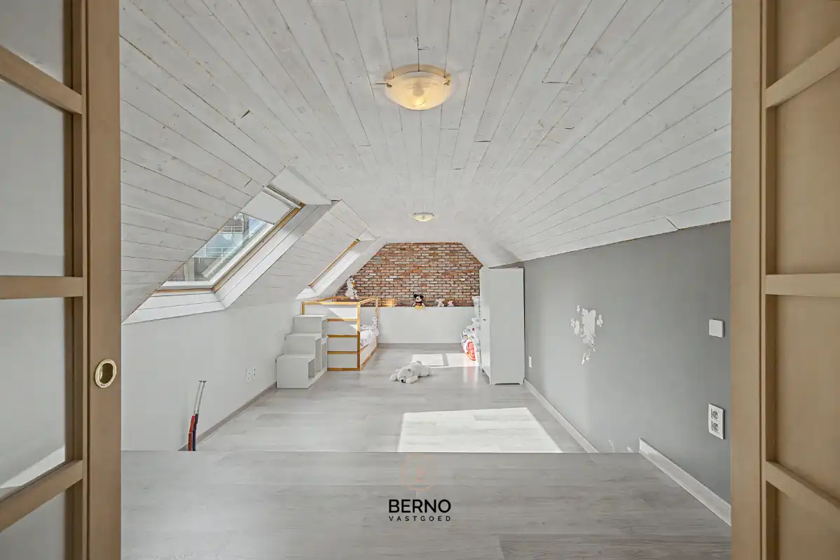 Instapklare charmante woning met zonnige binnentuin en garage. foto 17