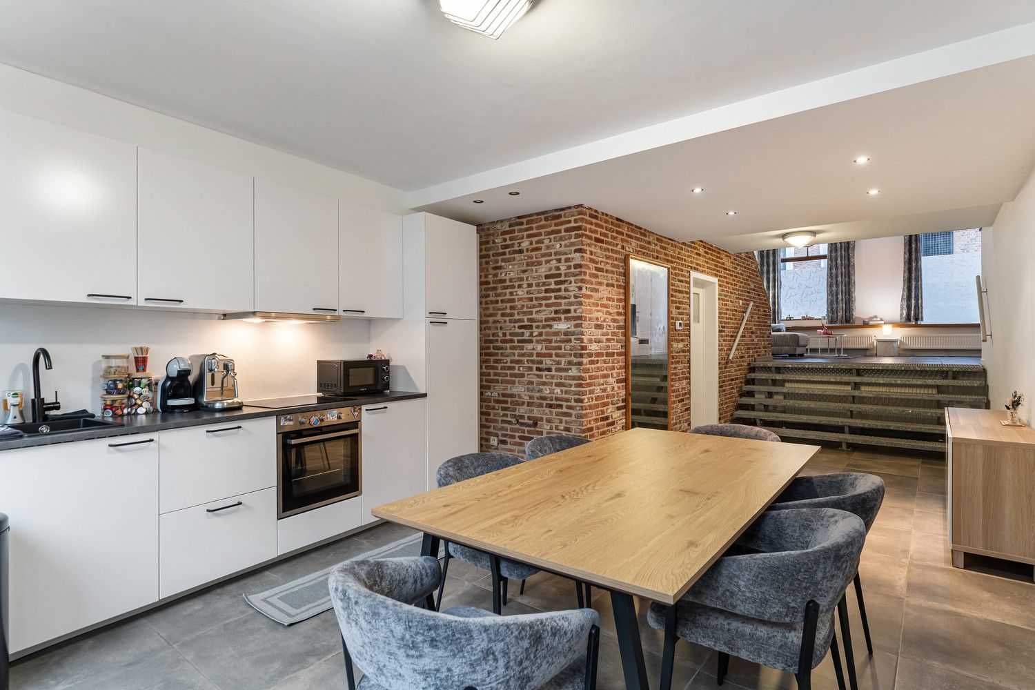 Charmant appartementsgebouw op toplocatie in het centrum van Sint-Truiden foto 10