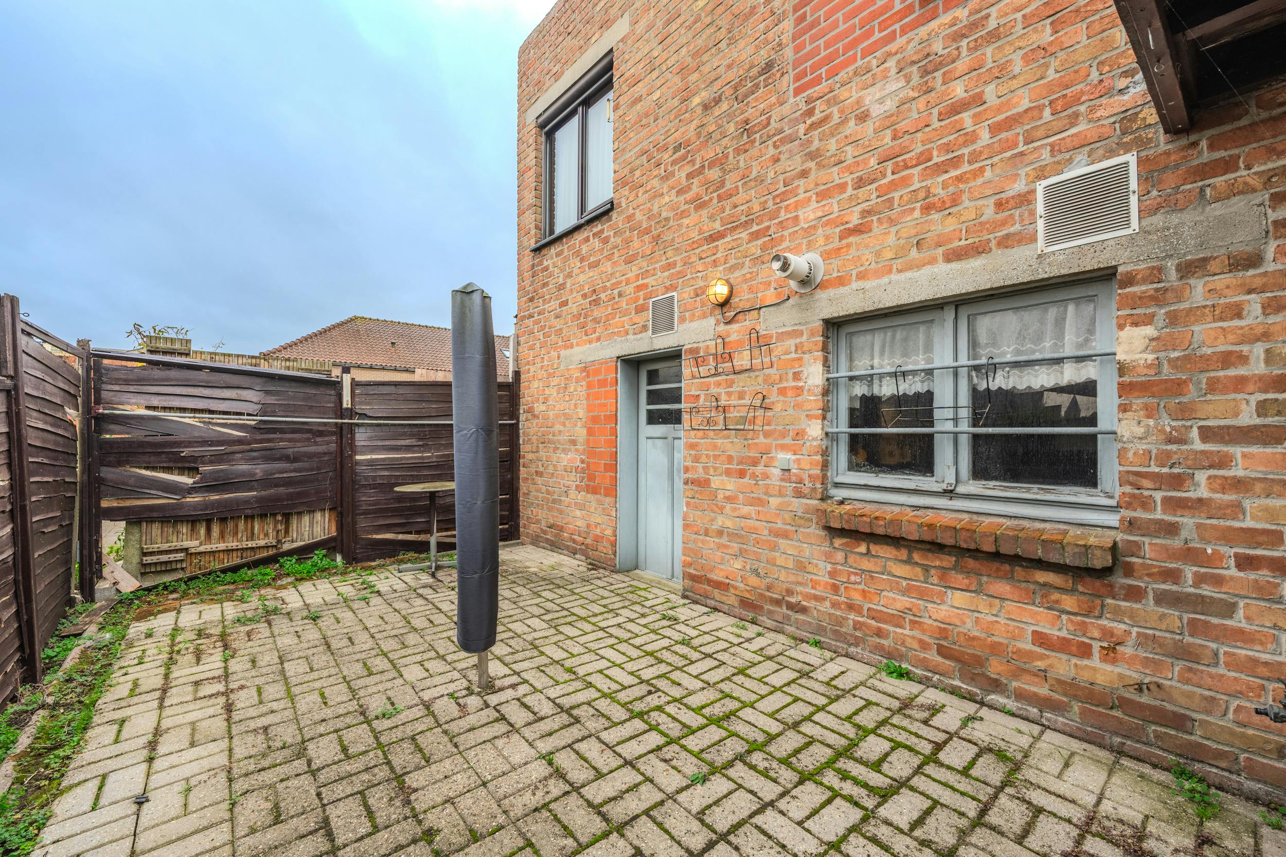 Te renoveren woning met 3 slaapkamers te koop! foto 21