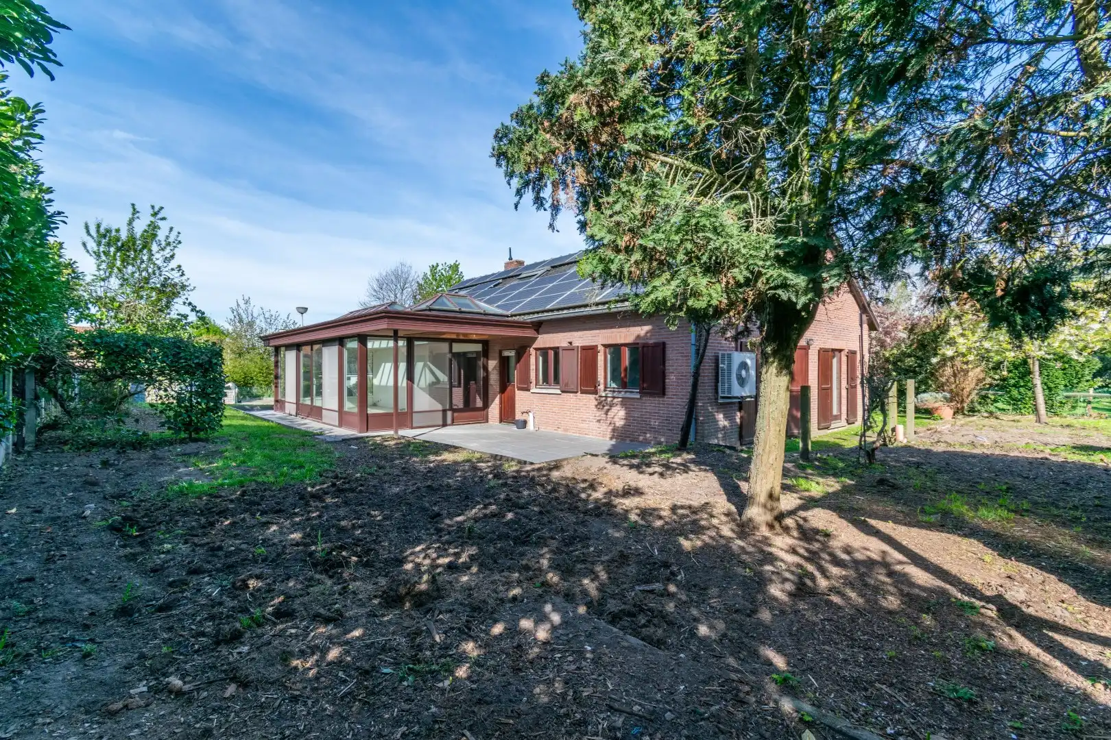 Een ruime (250m²), te moderniseren villa!! foto 18