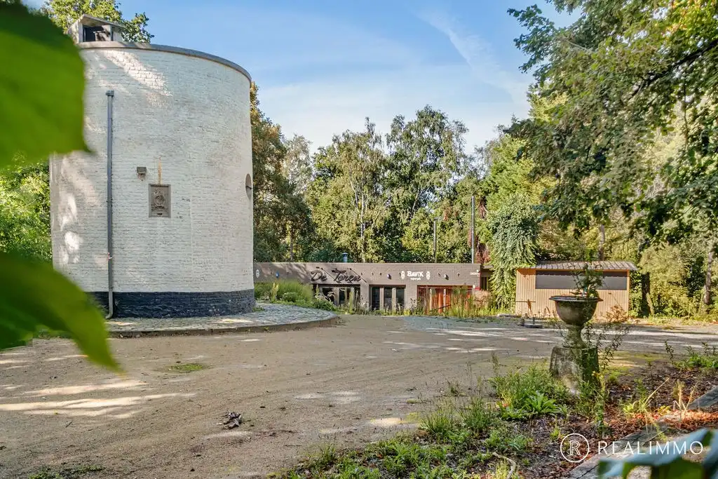 DE TOREN - Iconische horecazaak midden in het Kluisbos foto {{pictureIndex}}