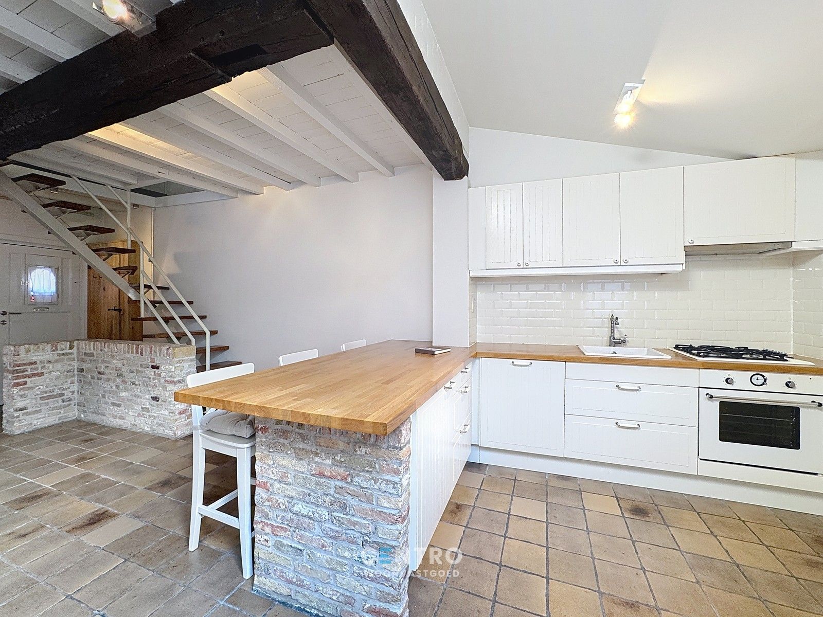 CHARMANTE woning in het Guido Gezellekwartier te Brugge! foto 6