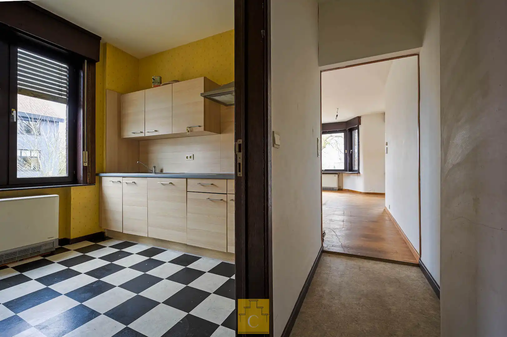 karaktervol handelspand met woonst en parking voor 2 wagens op toplocatie in Brugge (Kristus Koning) foto 10