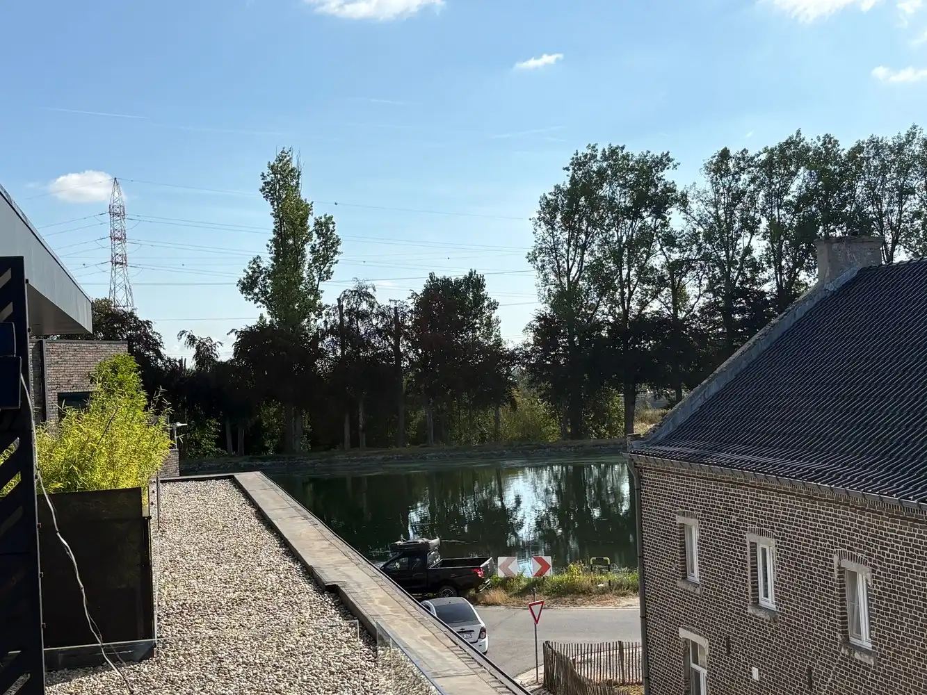 Prachtig recent appartement (3 slk + terras) met parking en berging op rustige locatie aan het kanaal. foto 21
