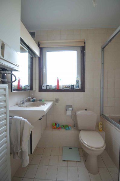 Leuke woning met grote tuin - tussen Sint-Pieters station & UZ foto 16