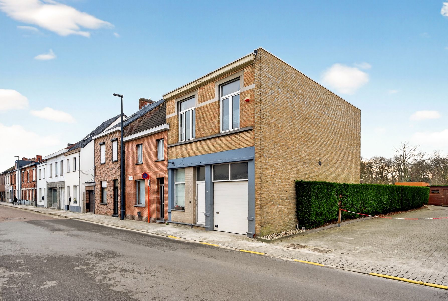 Hoofdfoto van de publicatie: Halfopen bebouwing nabij centrum Heusden