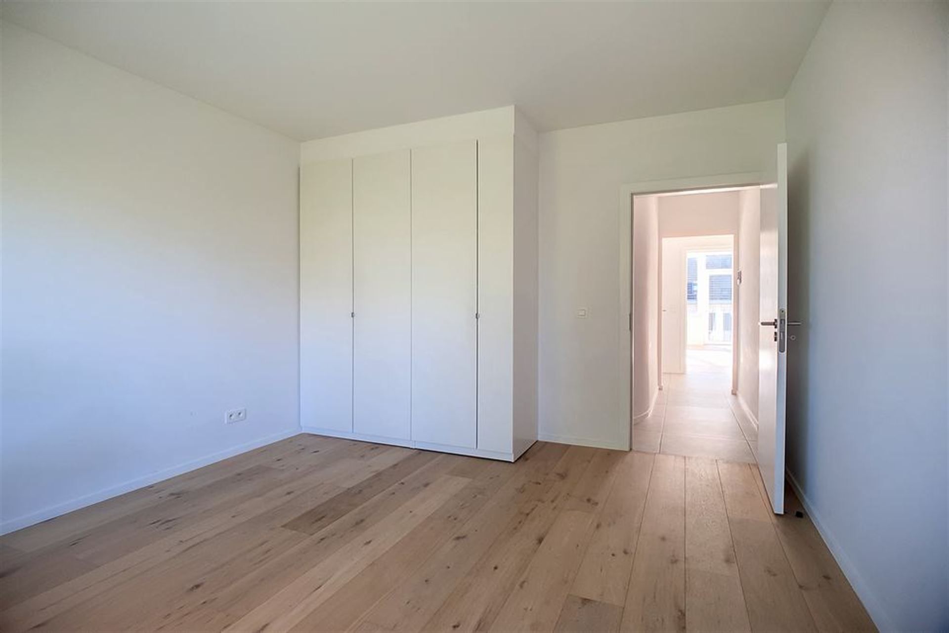 Smaakvol ingericht appartement met 2 slaapkamers foto 6