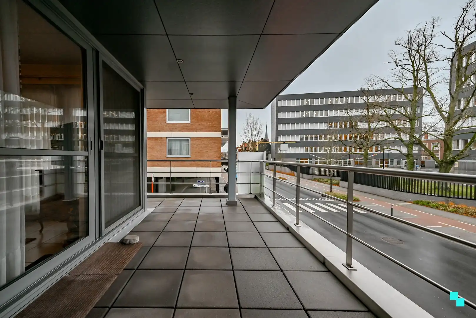 Ruim en instapklaar tweeslaapkamer appartement in hartje Izegem foto 11